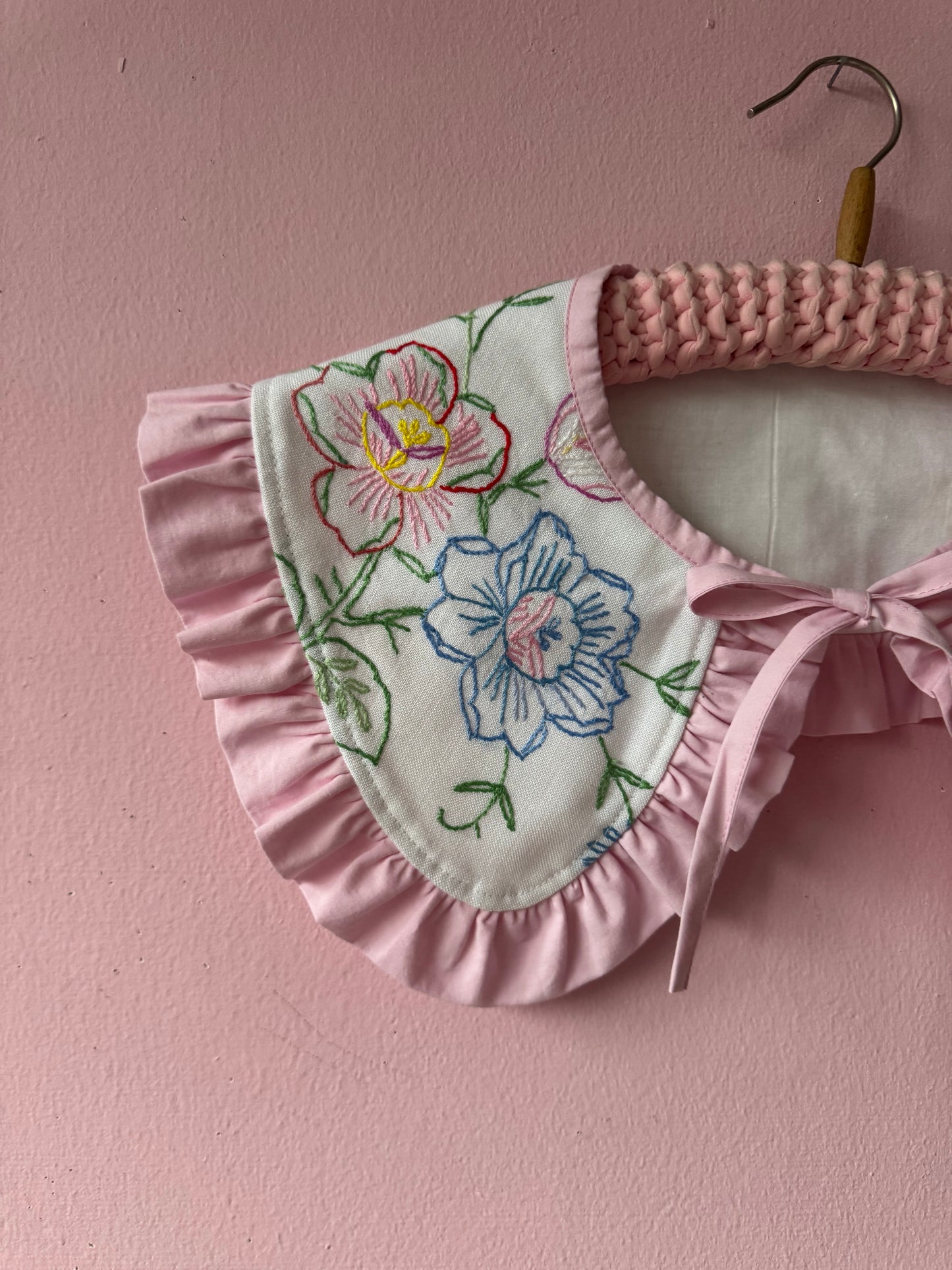 Hand embroidery floral collar with frill
