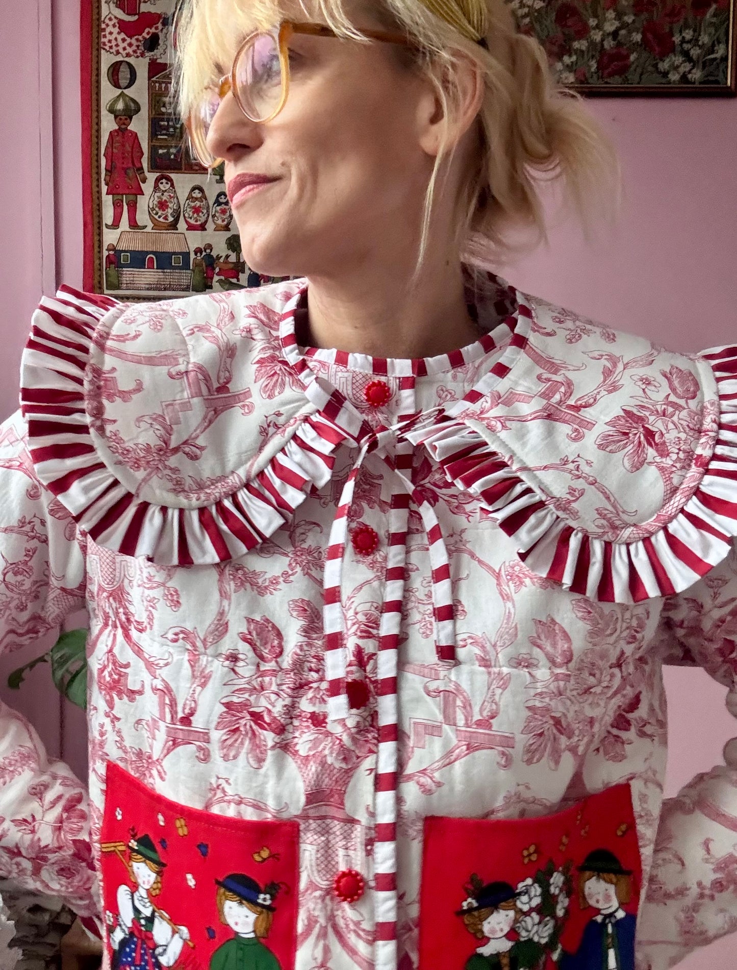 Blanket jacket with detachable collar
