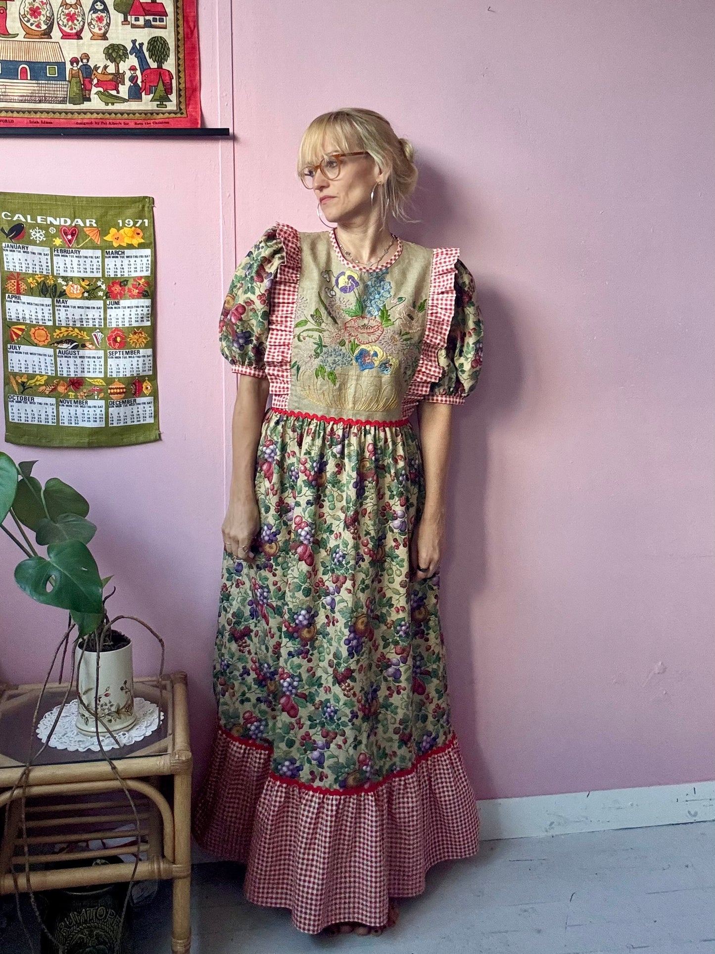 Beige fruity and gingham maxi dress