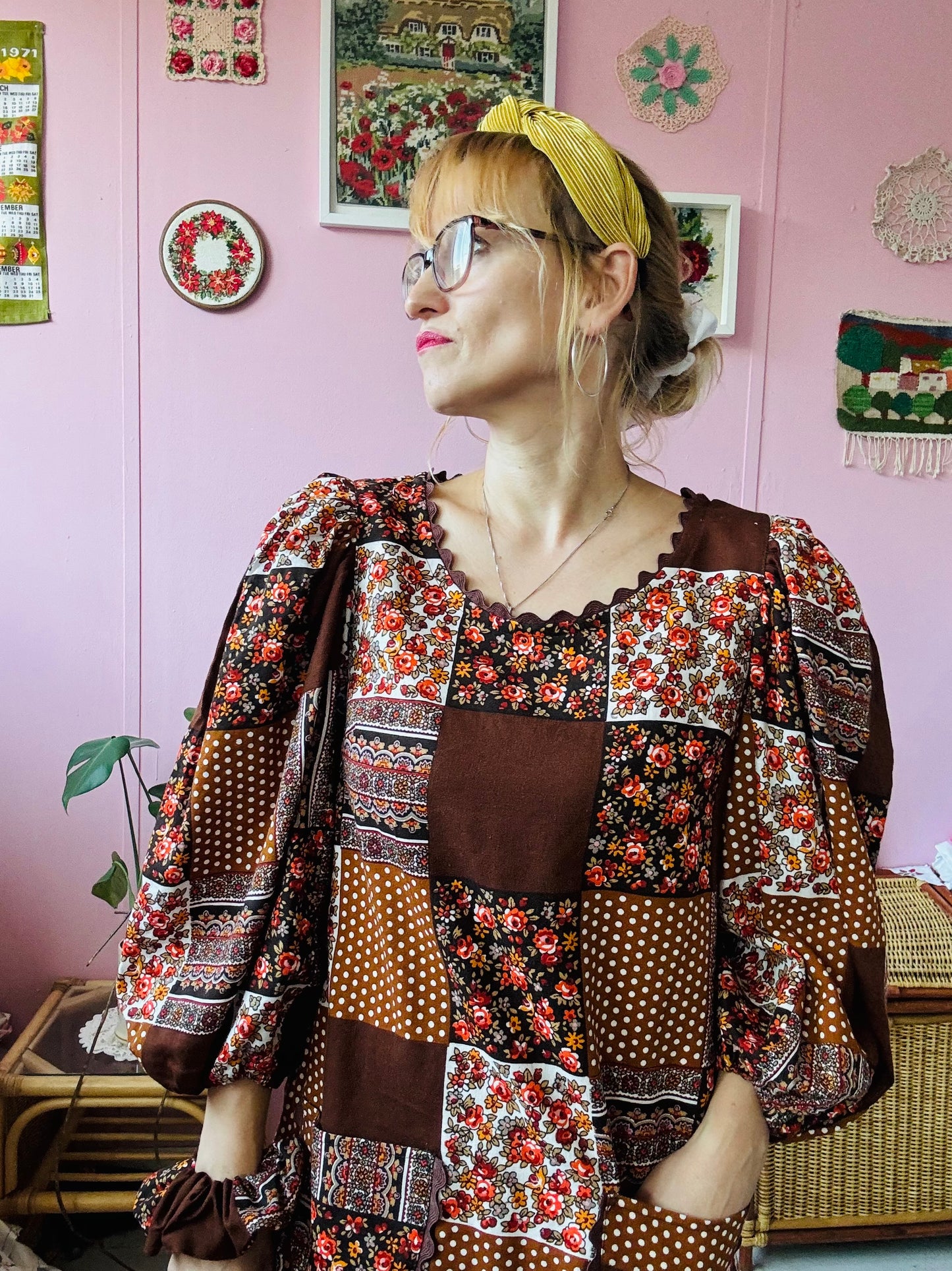 Brown vintage patchwork print mini dress with pockets -Petite