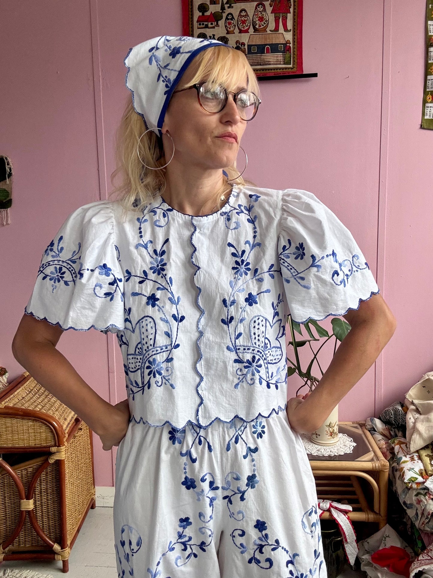 Blue floral embroidery trousers set