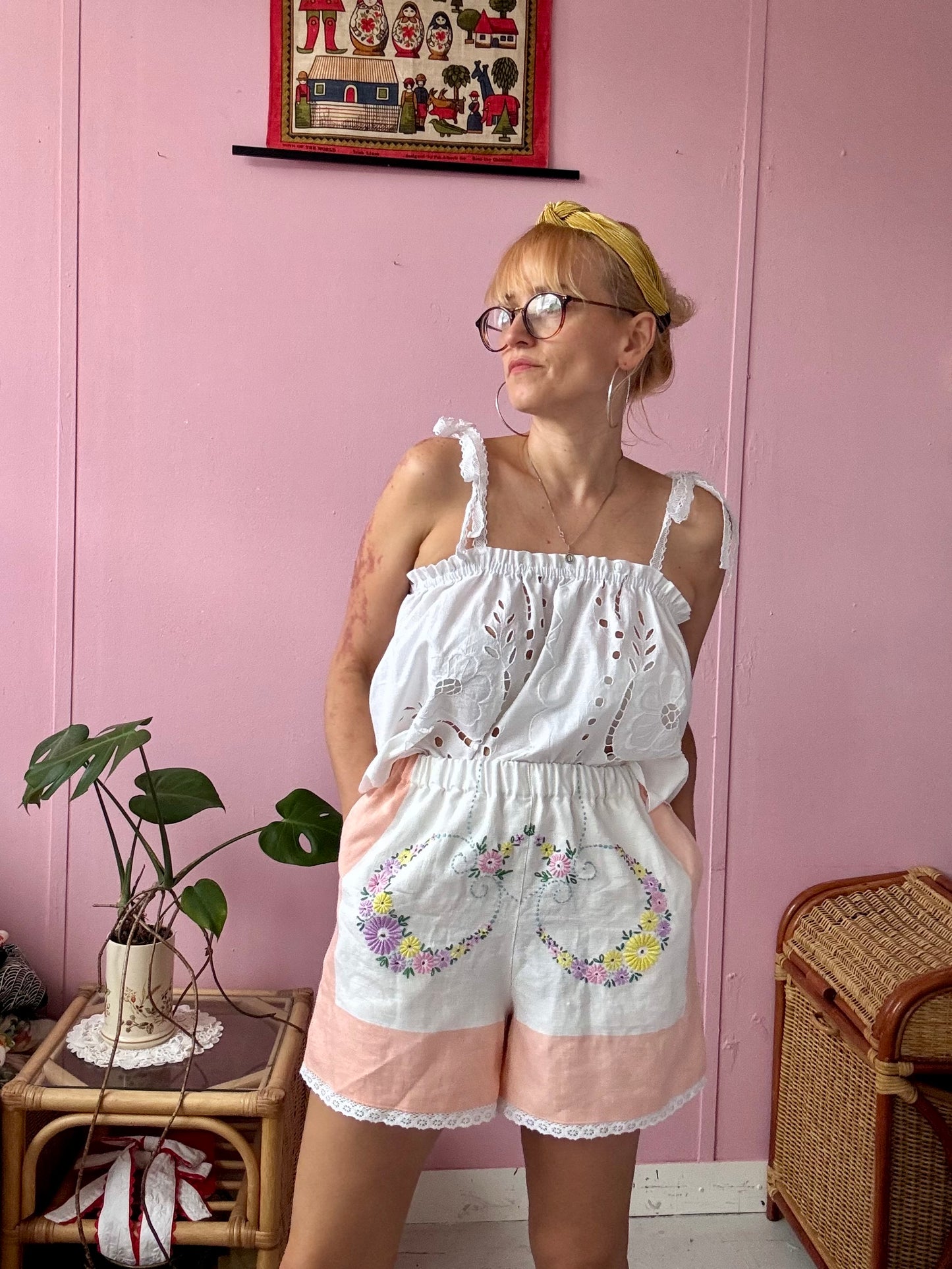 Floral shorts with salmon pink borders
