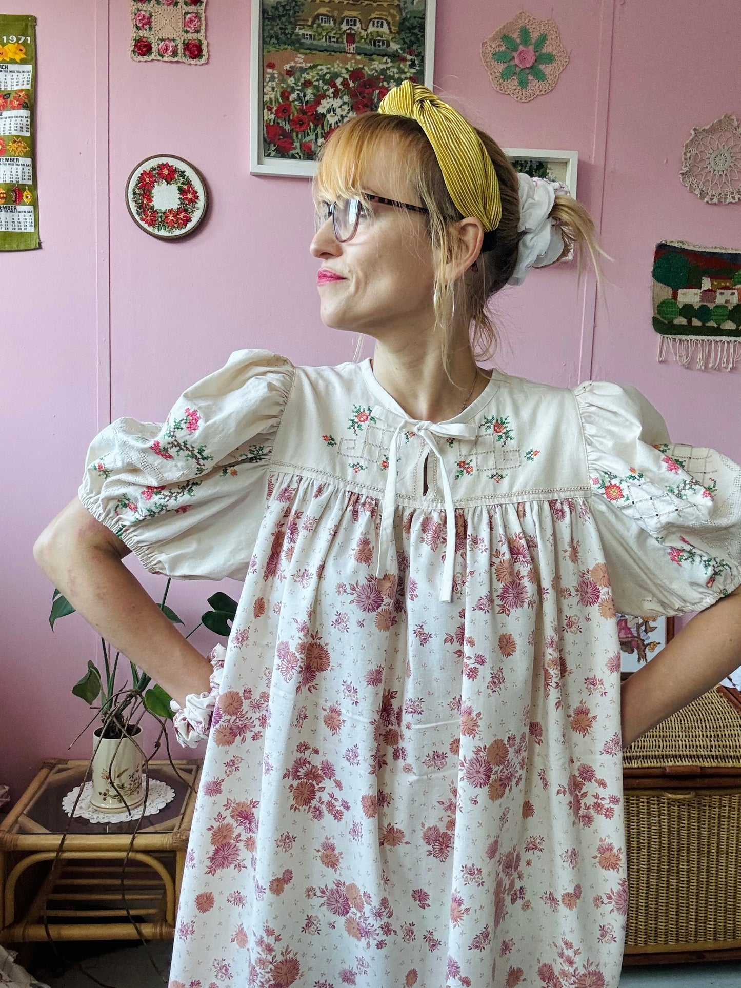 Floral and embroidery midi dres