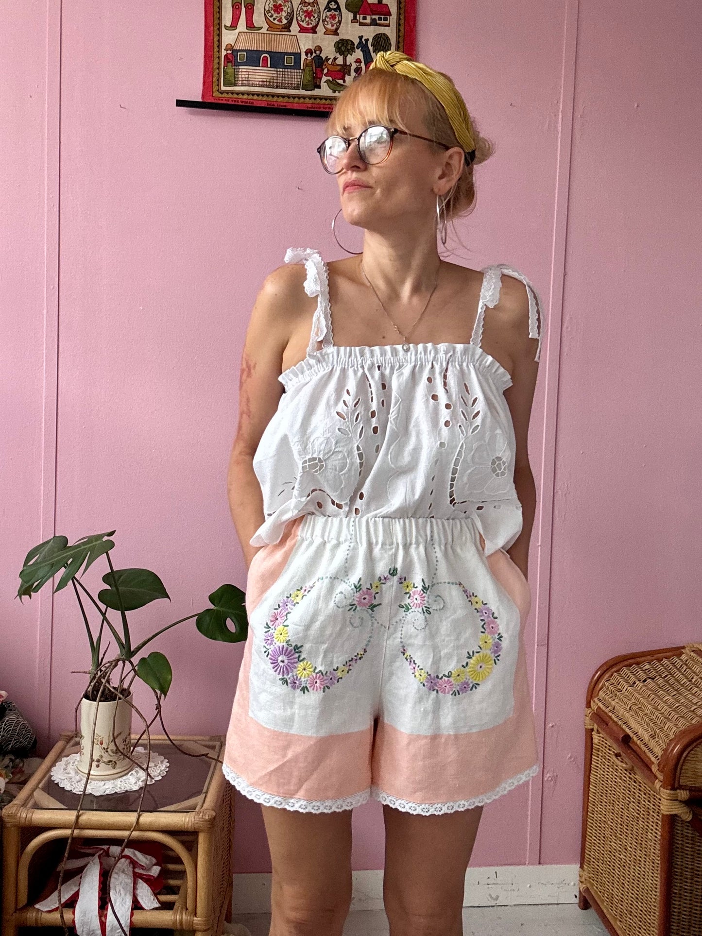 Floral shorts with salmon pink borders