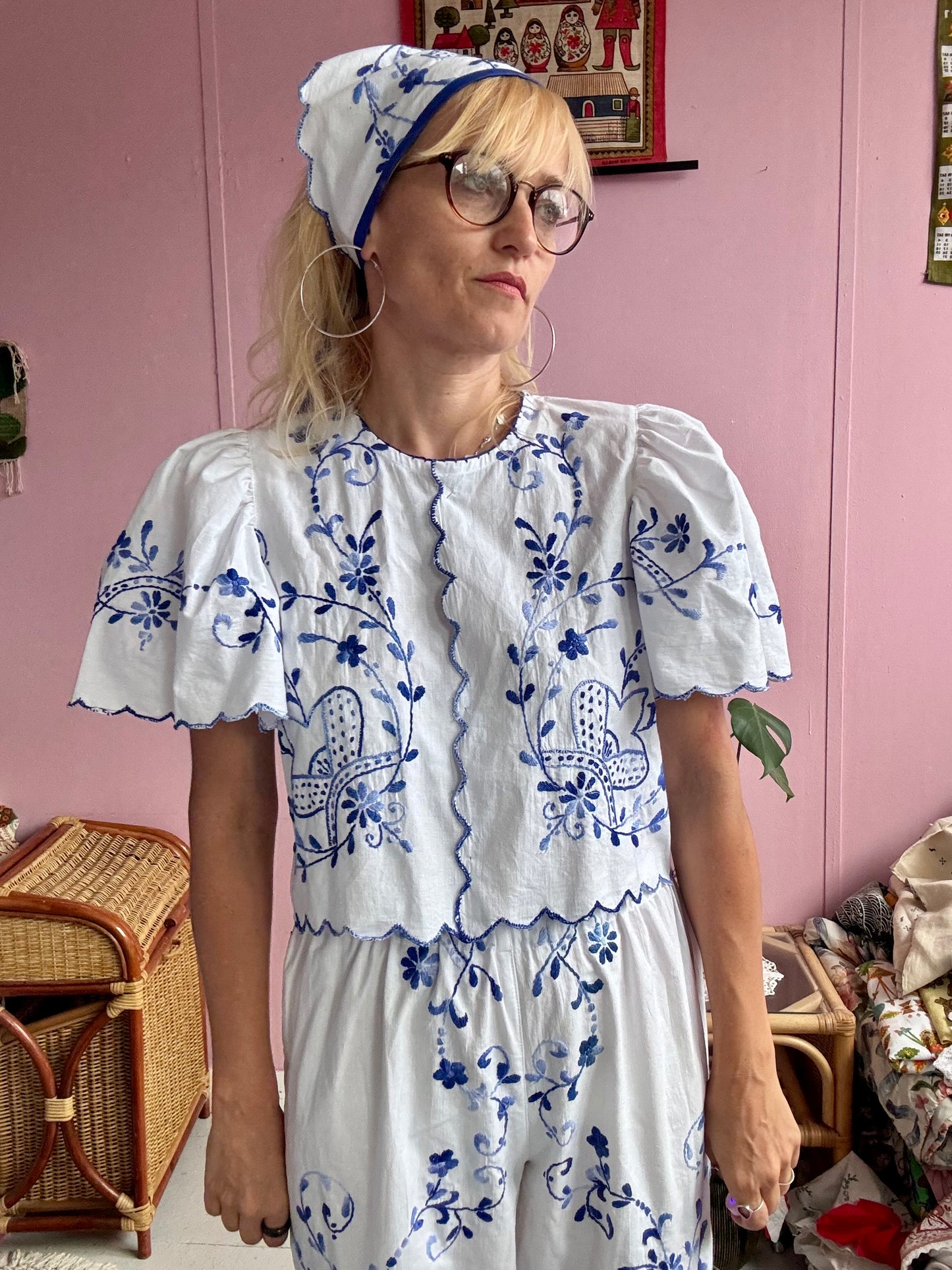 Blue floral embroidery trousers set