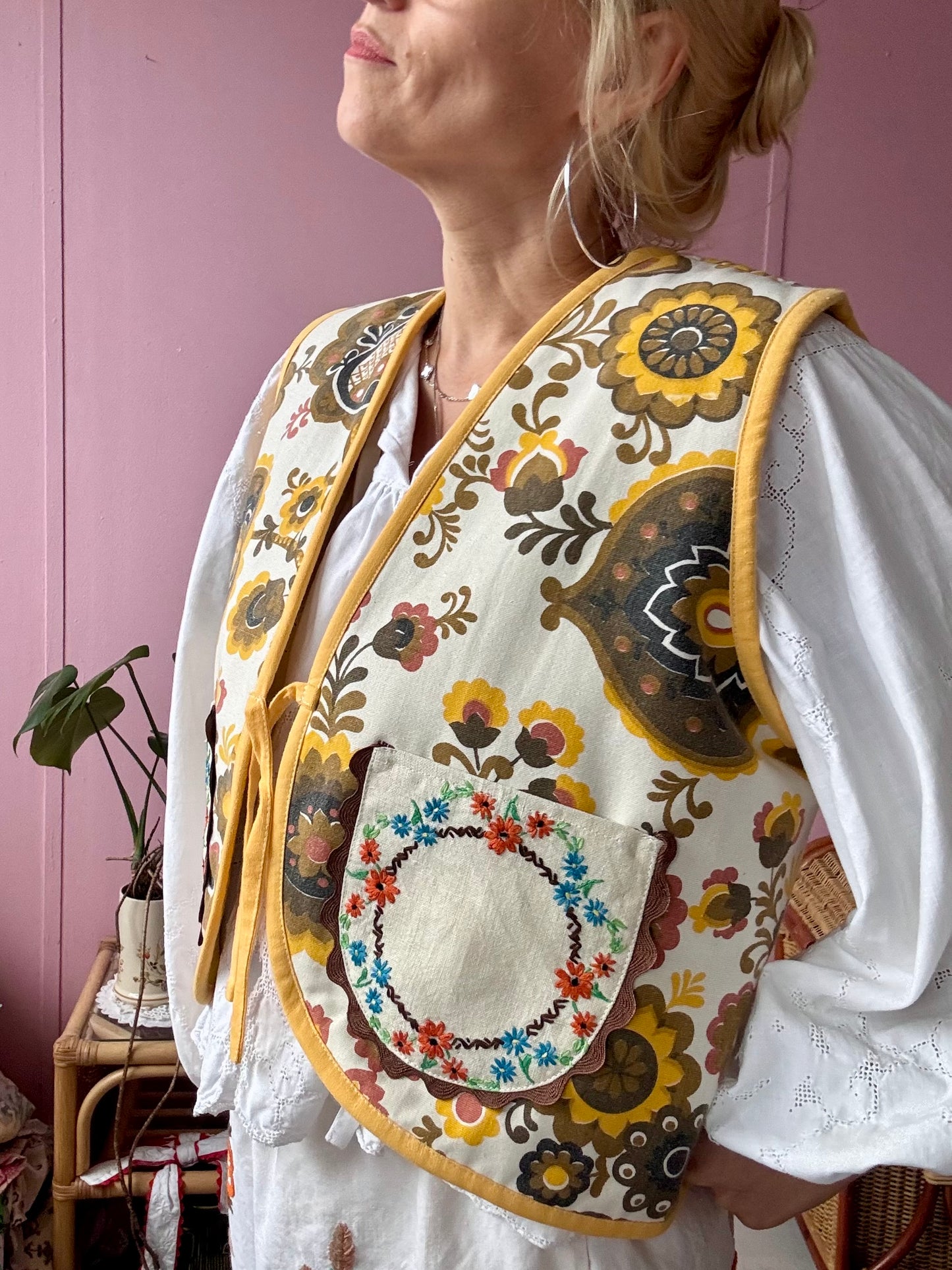 Yellow/brown floral vest