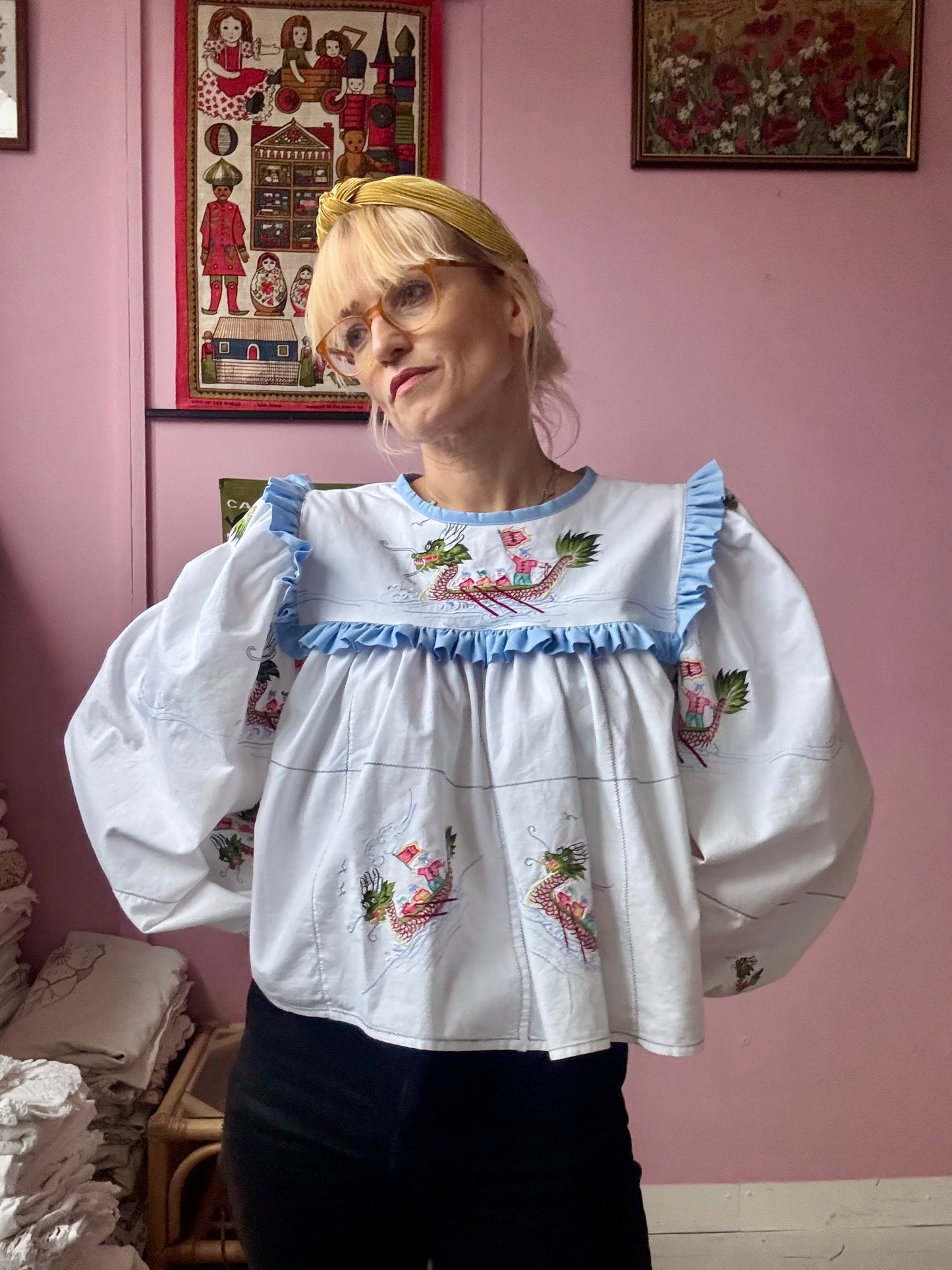 Dragon embroidery blouse with blue frill