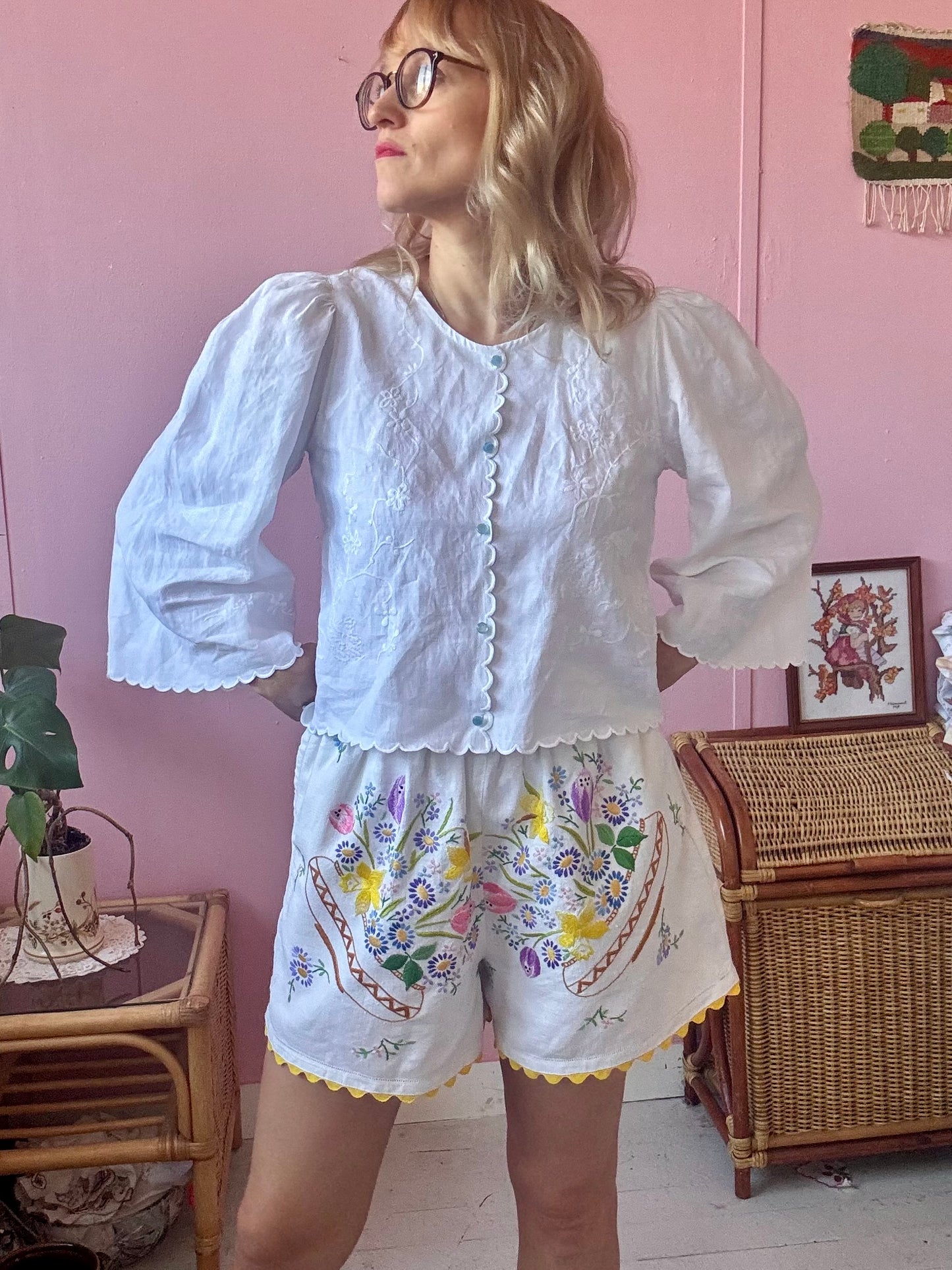 Shorts with floral embroidery and yellow ric rac