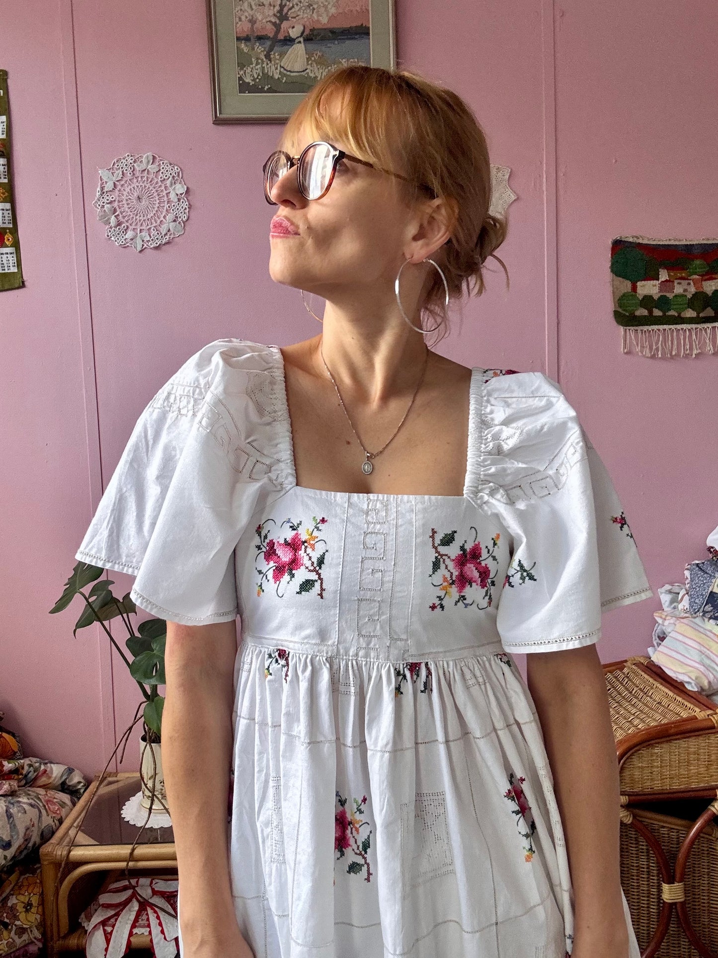 Roses embroidery short dress