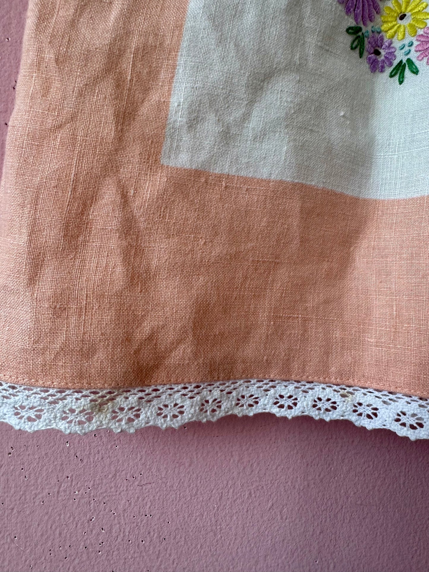 Floral shorts with salmon pink borders