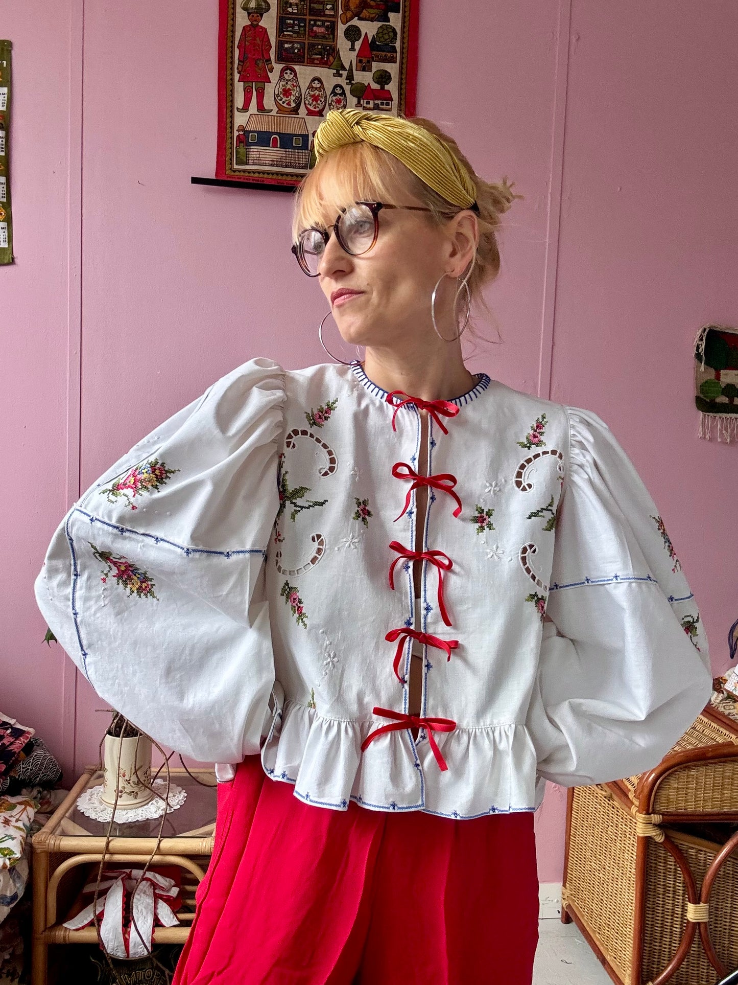 Long sleeves blouse with embroidery