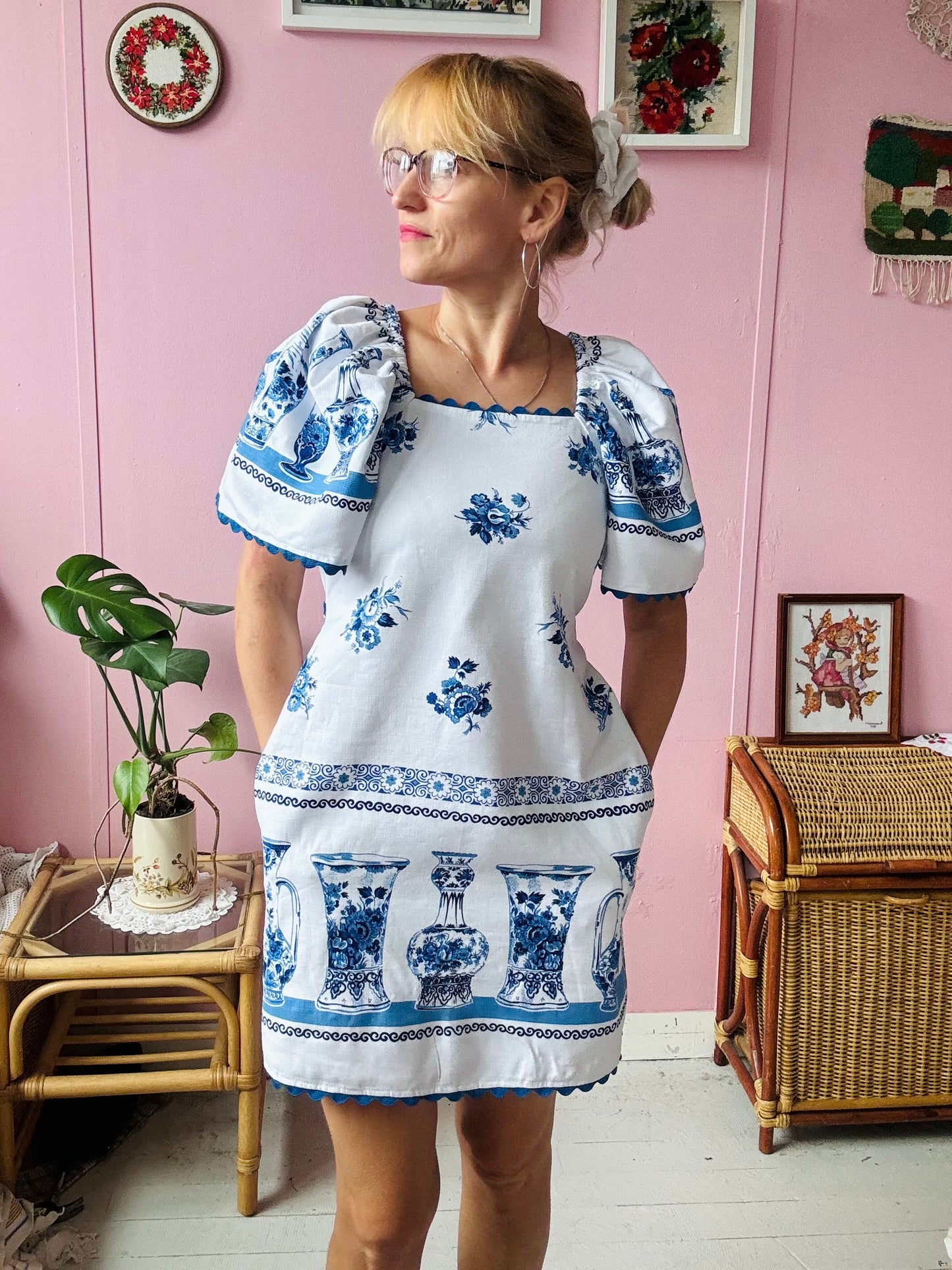 White and blue vases mini dress with blue ric rac