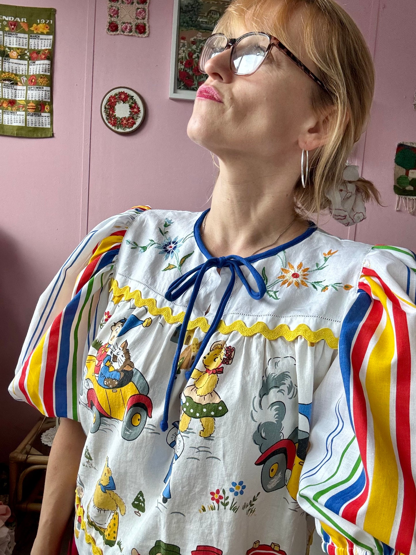 Vintage nursery print blouse with stripes sleeves