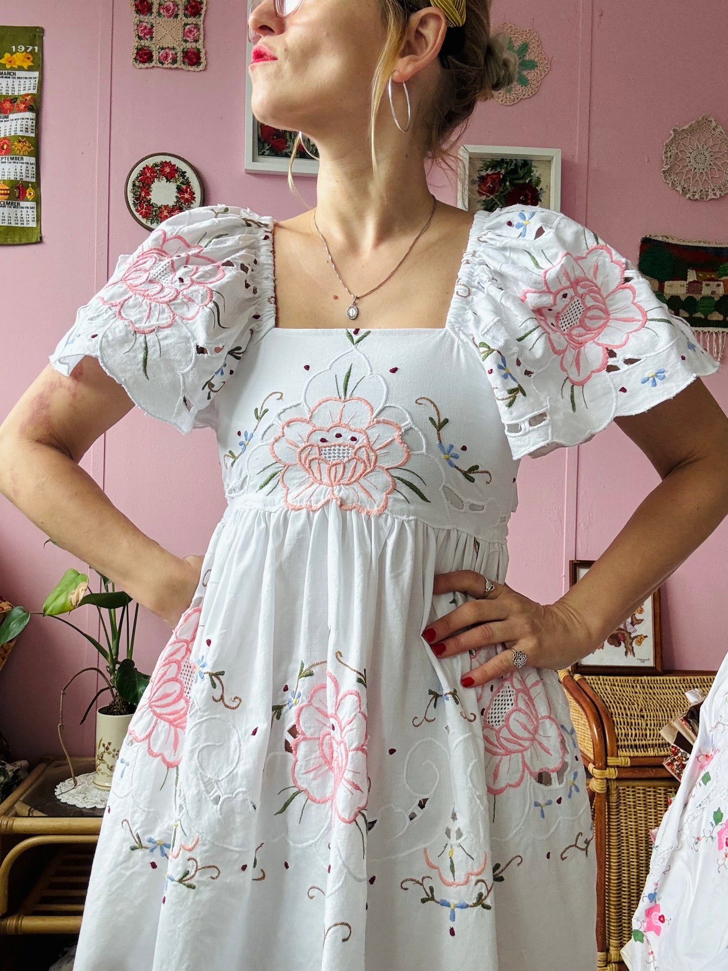 Short dress with floral cut out embroidery