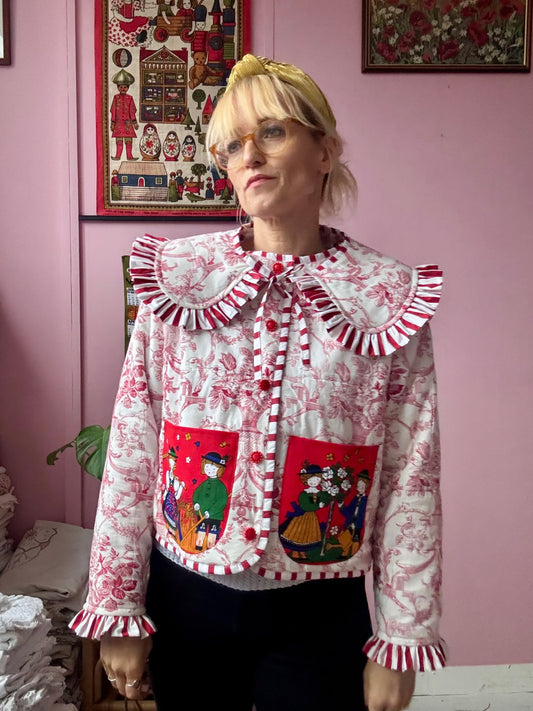 Blanket jacket with detachable collar