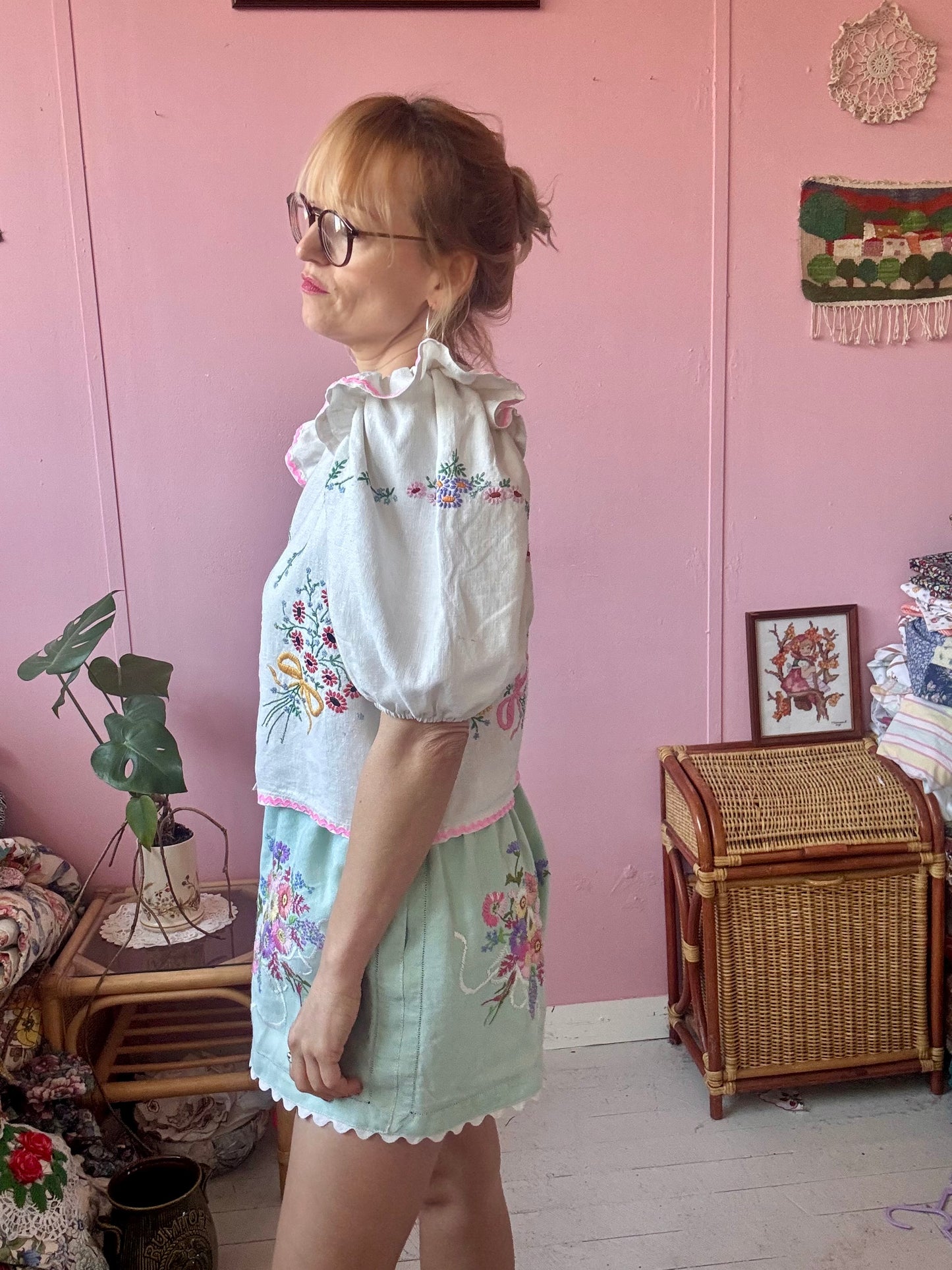 Linen blouse with pink ric rac