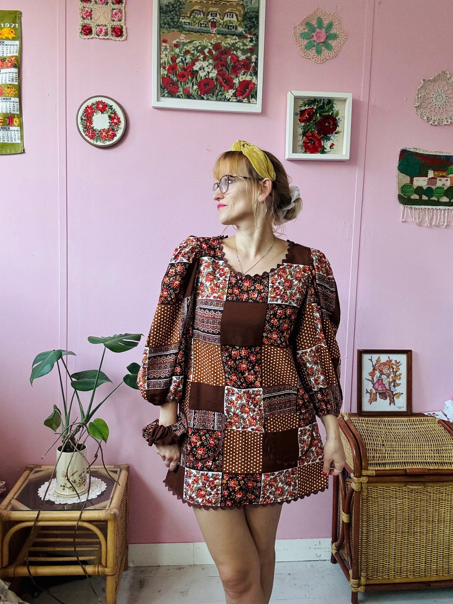Brown vintage patchwork print mini dress with pockets -Petite