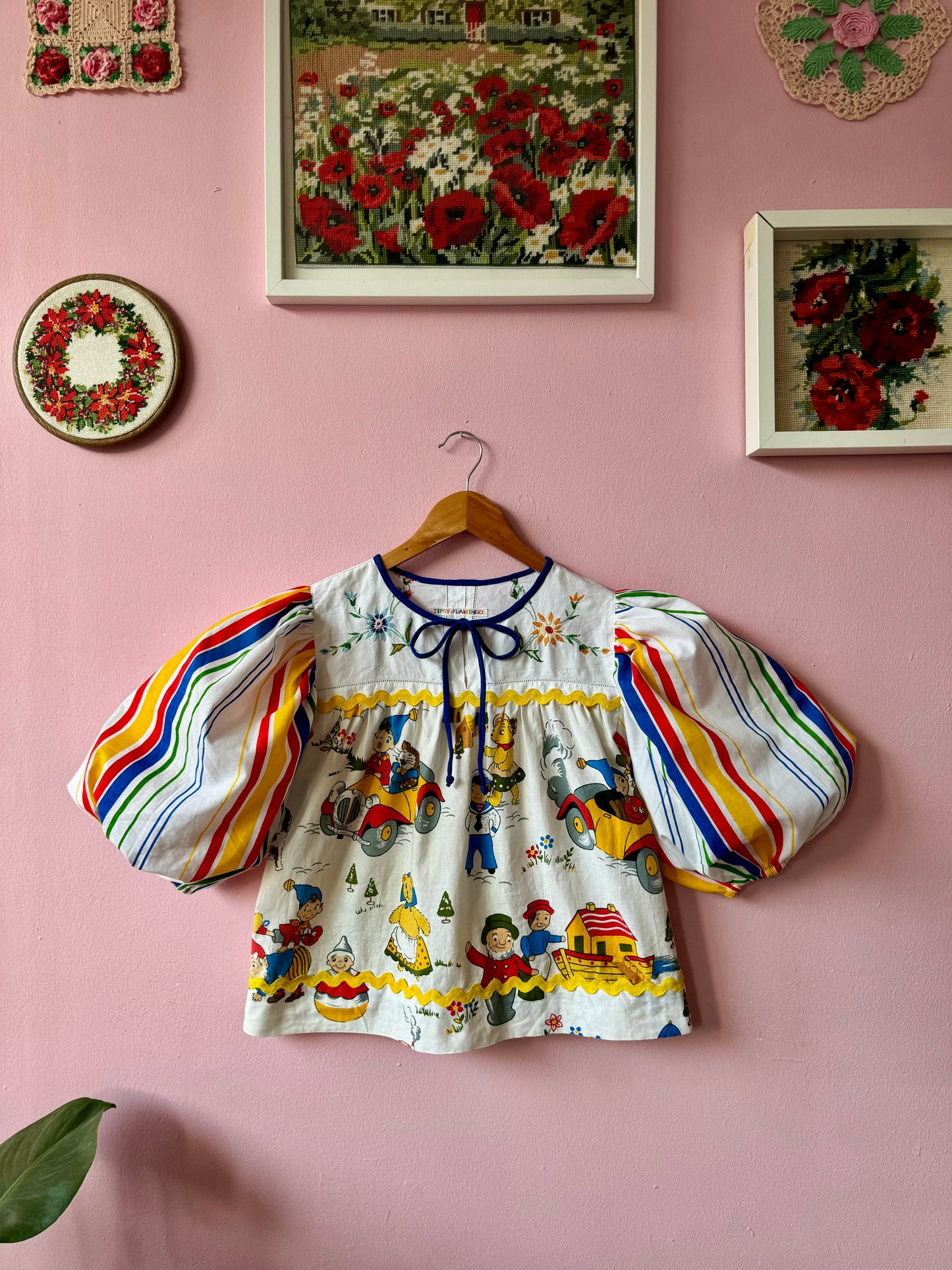 Vintage nursery print blouse with stripes sleeves