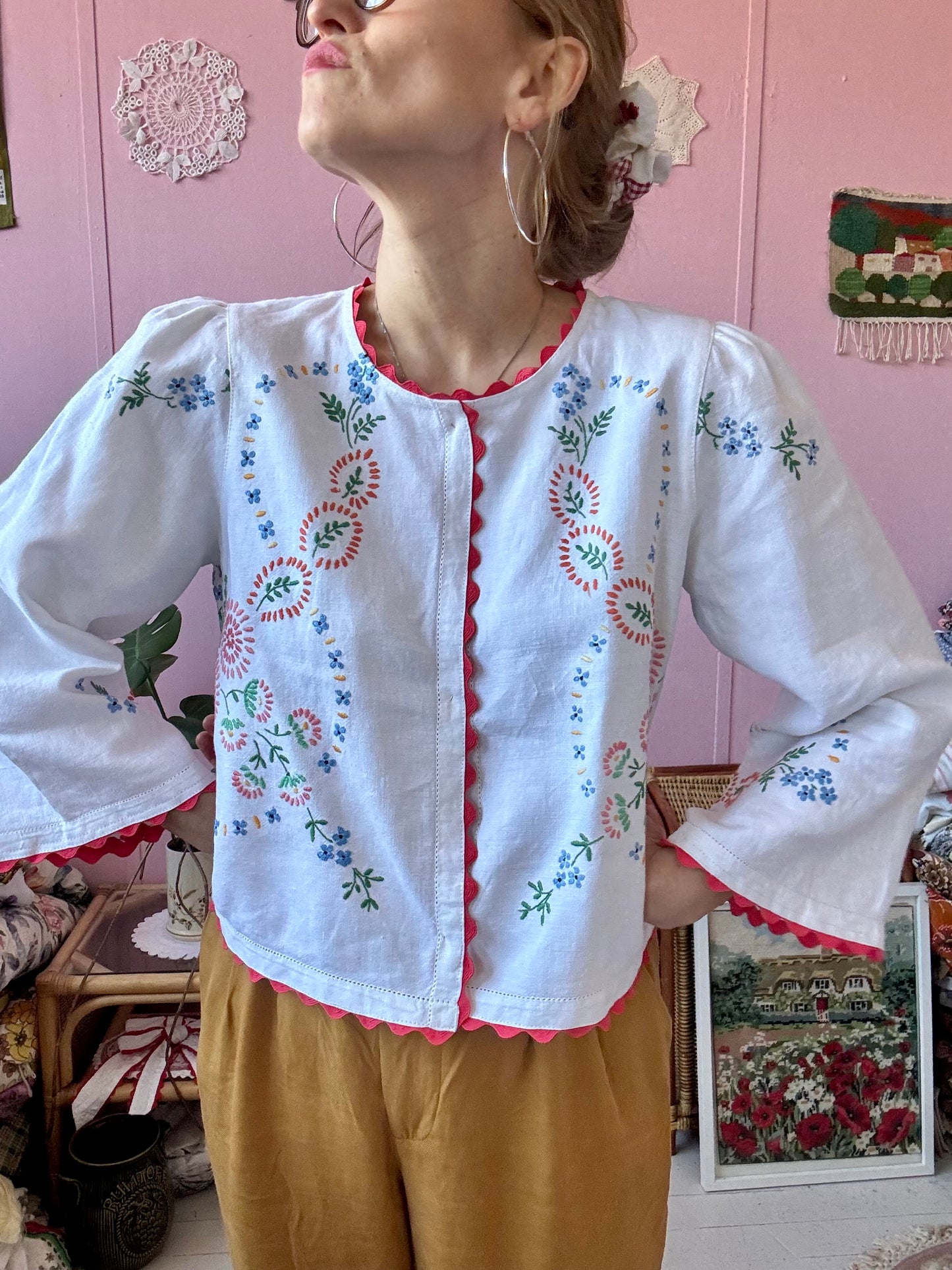 Linen floral blouse with ric rac decoration