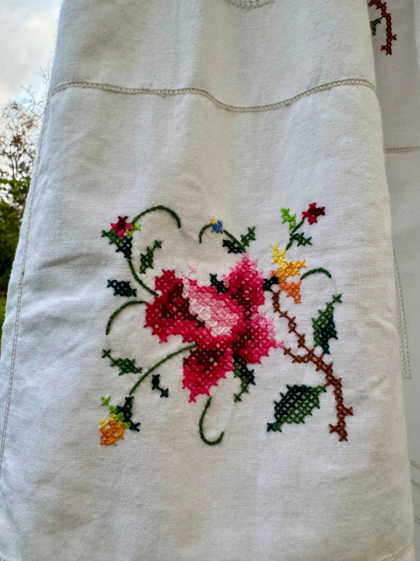 Roses embroidery short dress