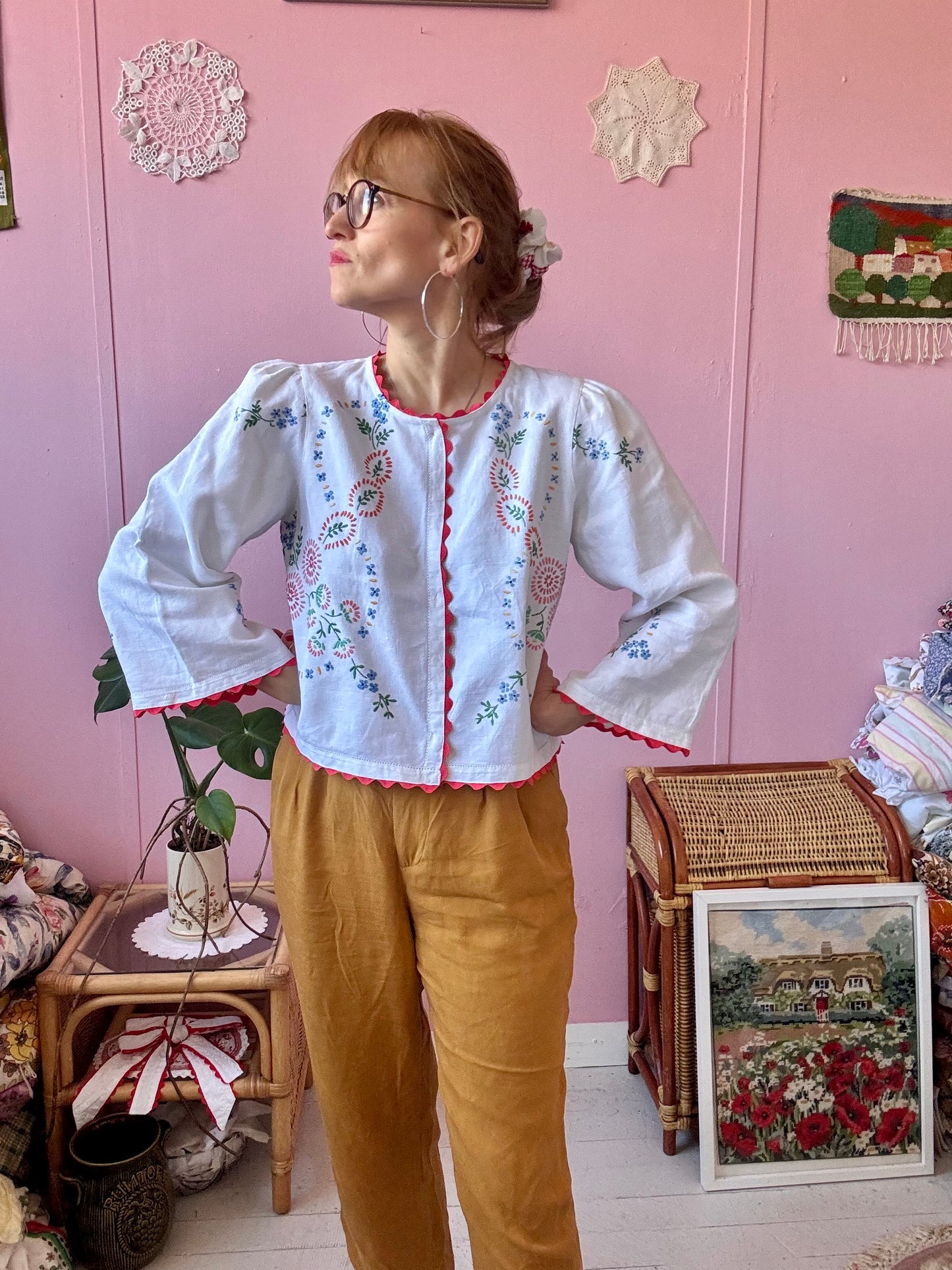 Linen floral blouse with ric rac decoration