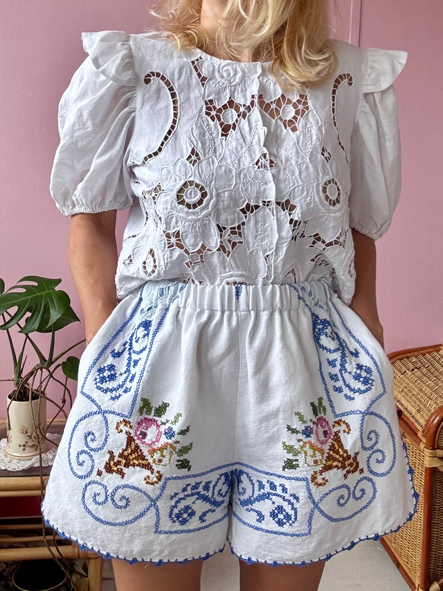 Blue embroidery shorts