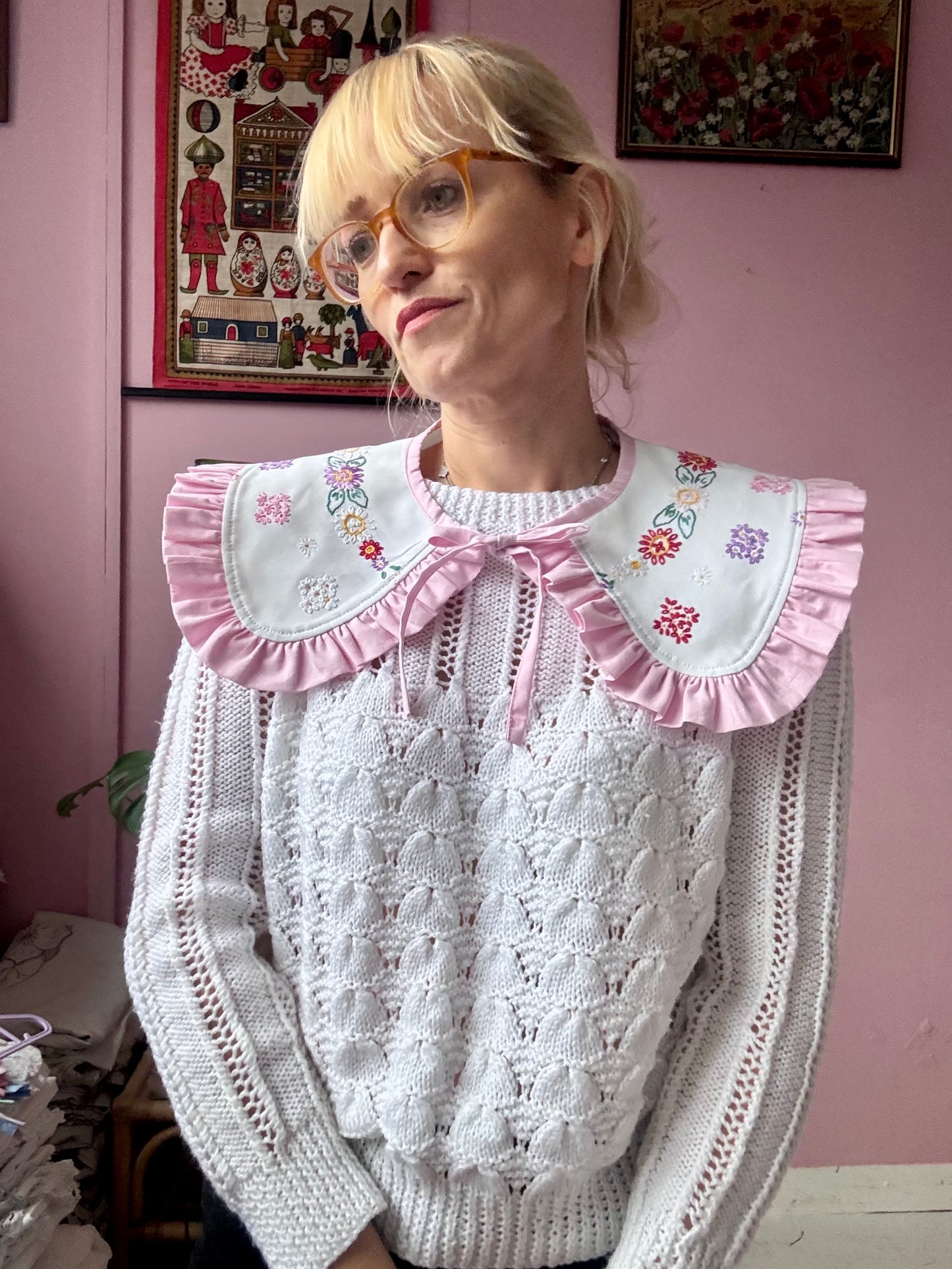 Hand embroidery floral collar with frill