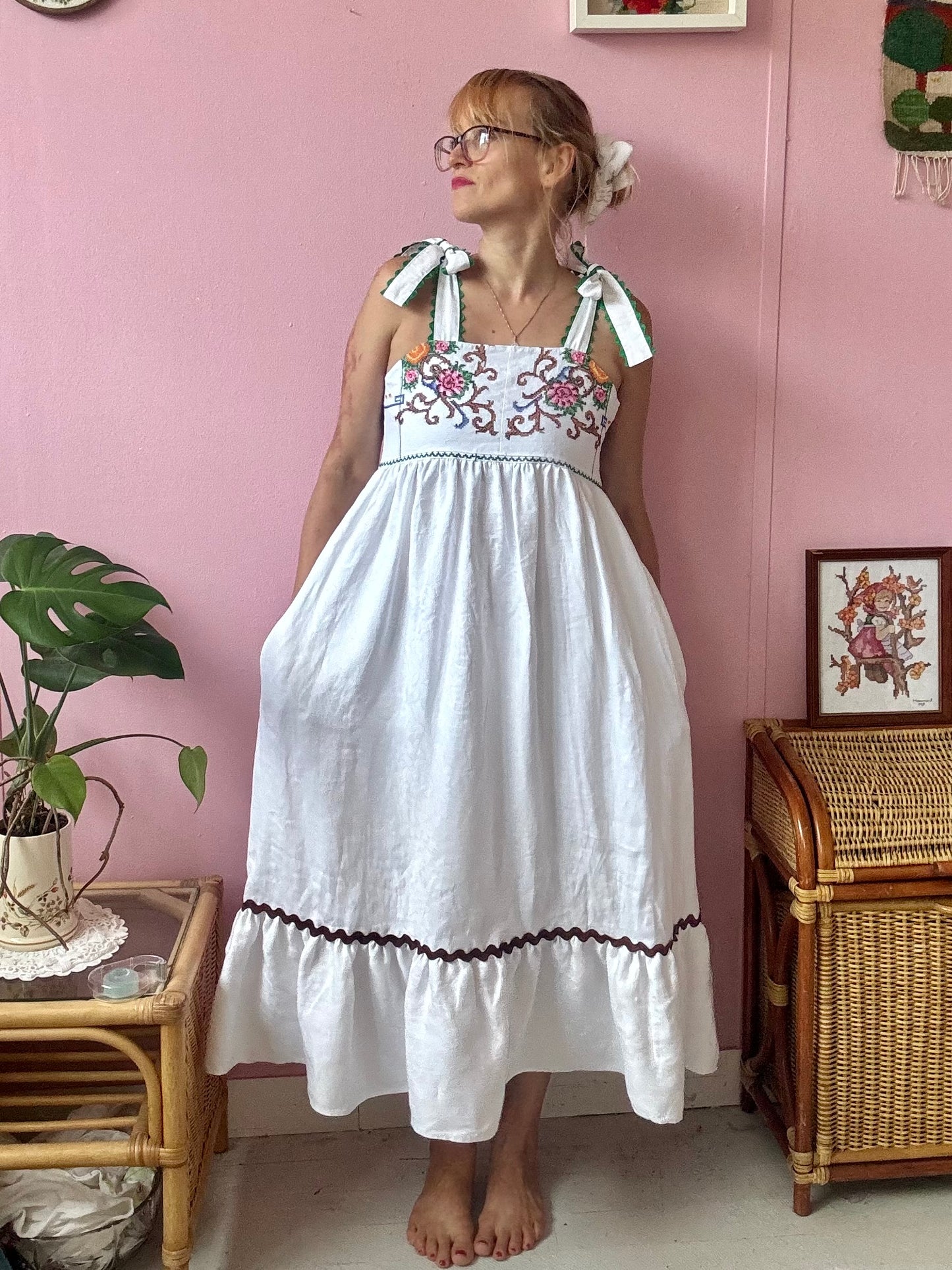 Midi dress with hemline frill