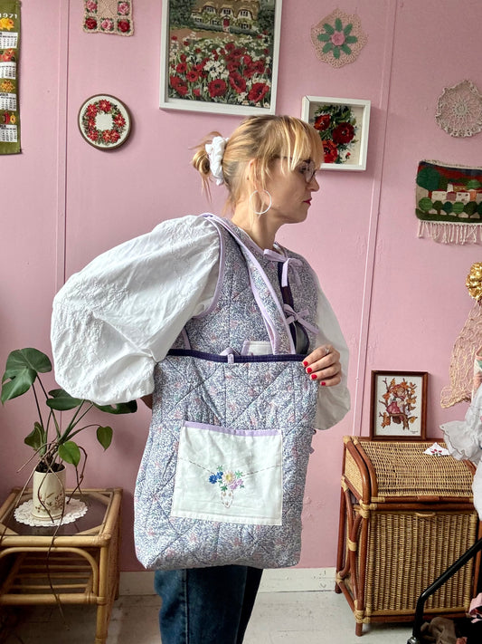 Patchwork and floral tote bag with pockets