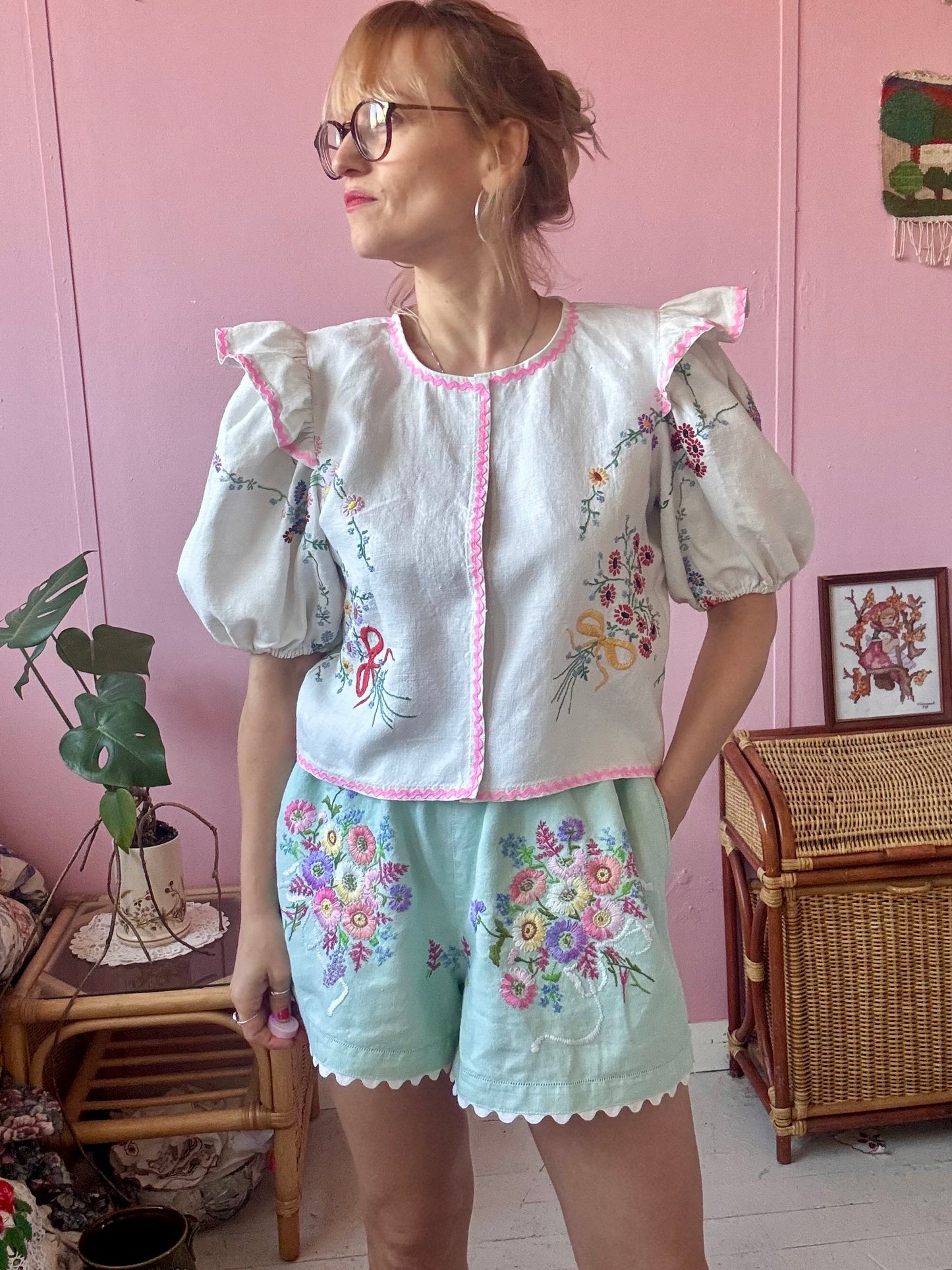 Linen blouse with pink ric rac