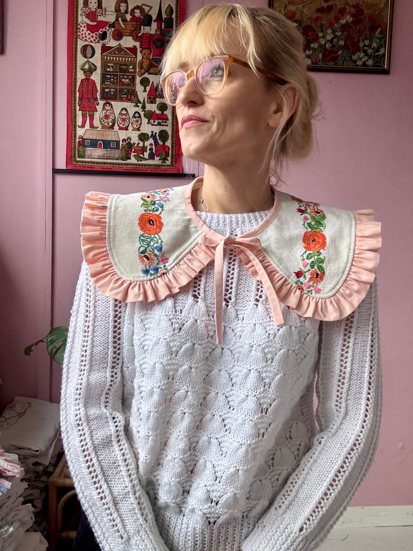 Hand embroidery floral collar with frill