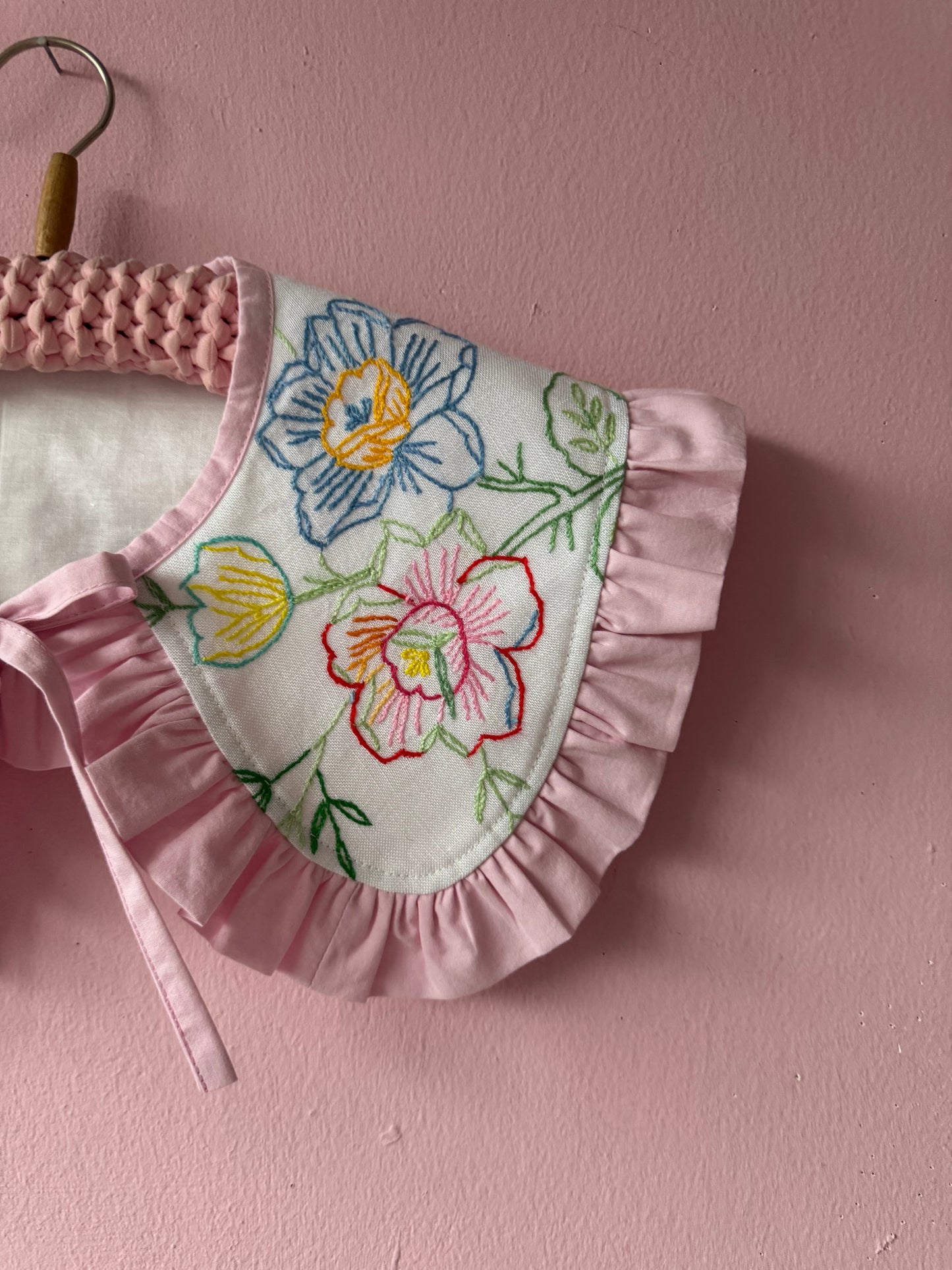 Hand embroidery floral collar with frill