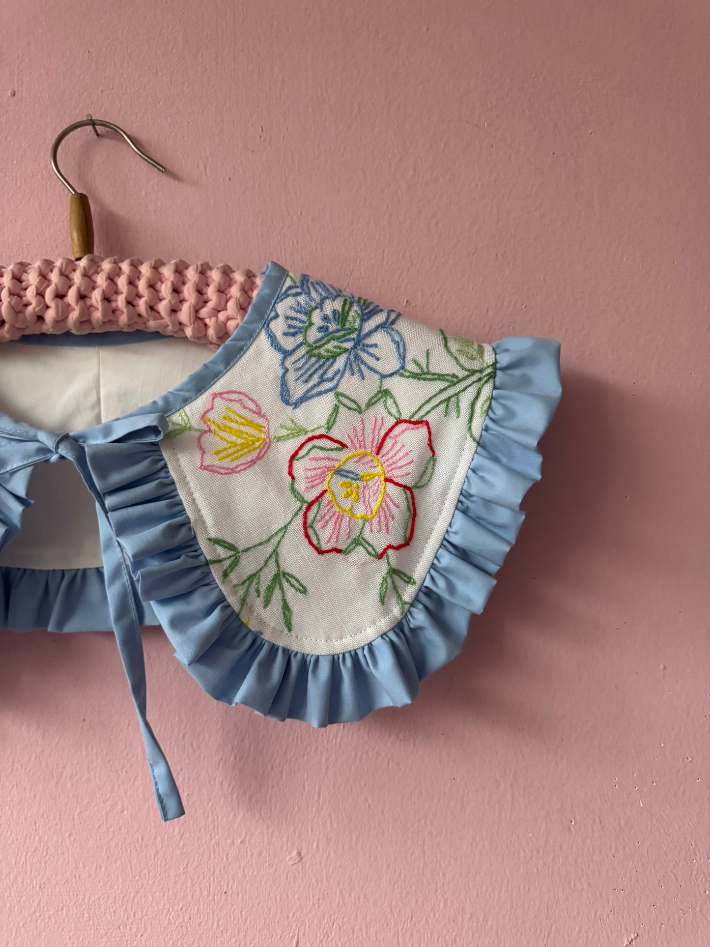Hand embroidery floral collar with frill