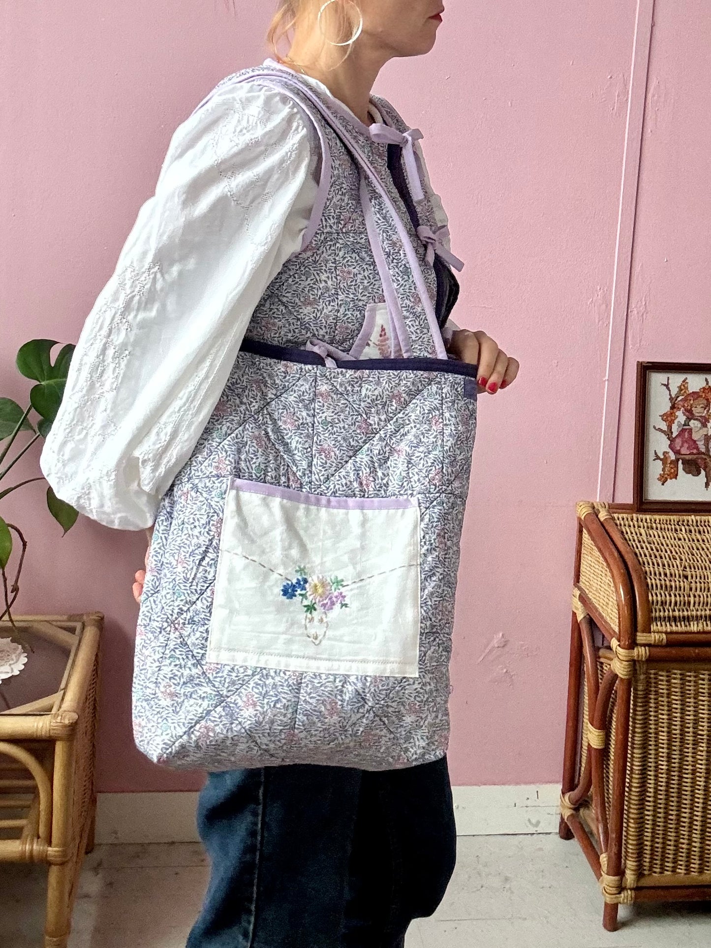 Patchwork and floral tote bag with pockets