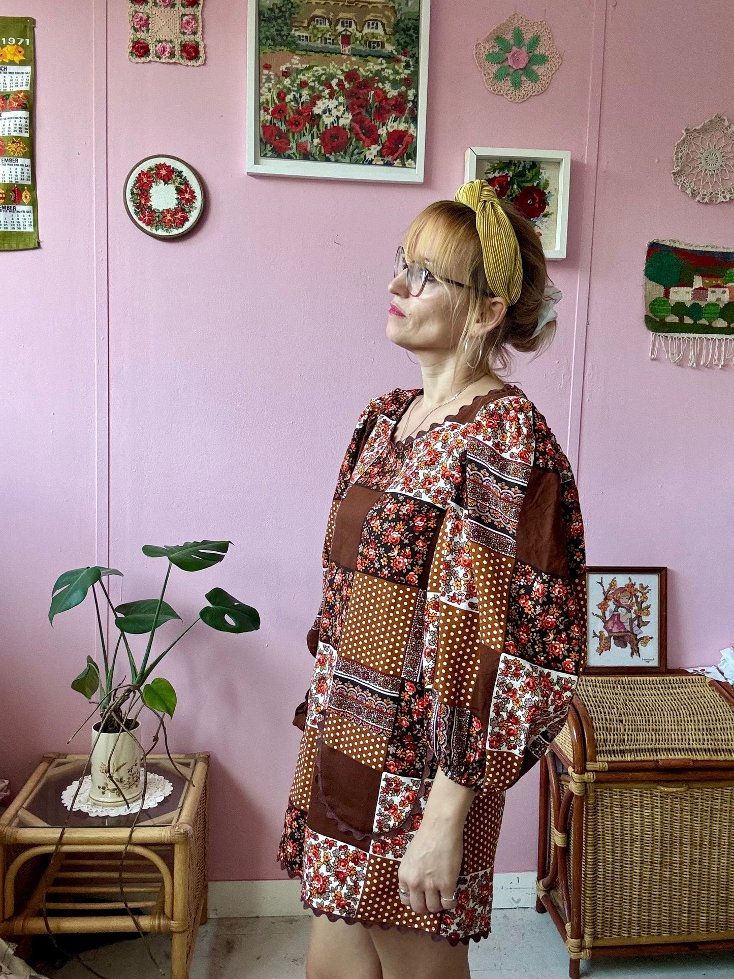Brown vintage patchwork print mini dress with pockets -Petite