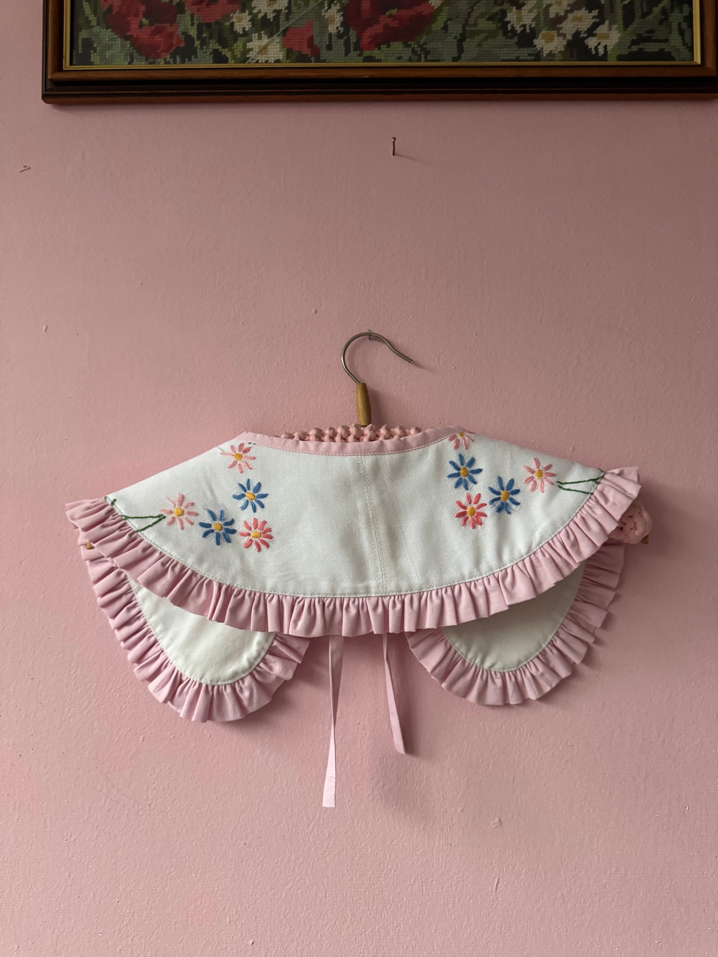 Hand embroidery floral collar with frill