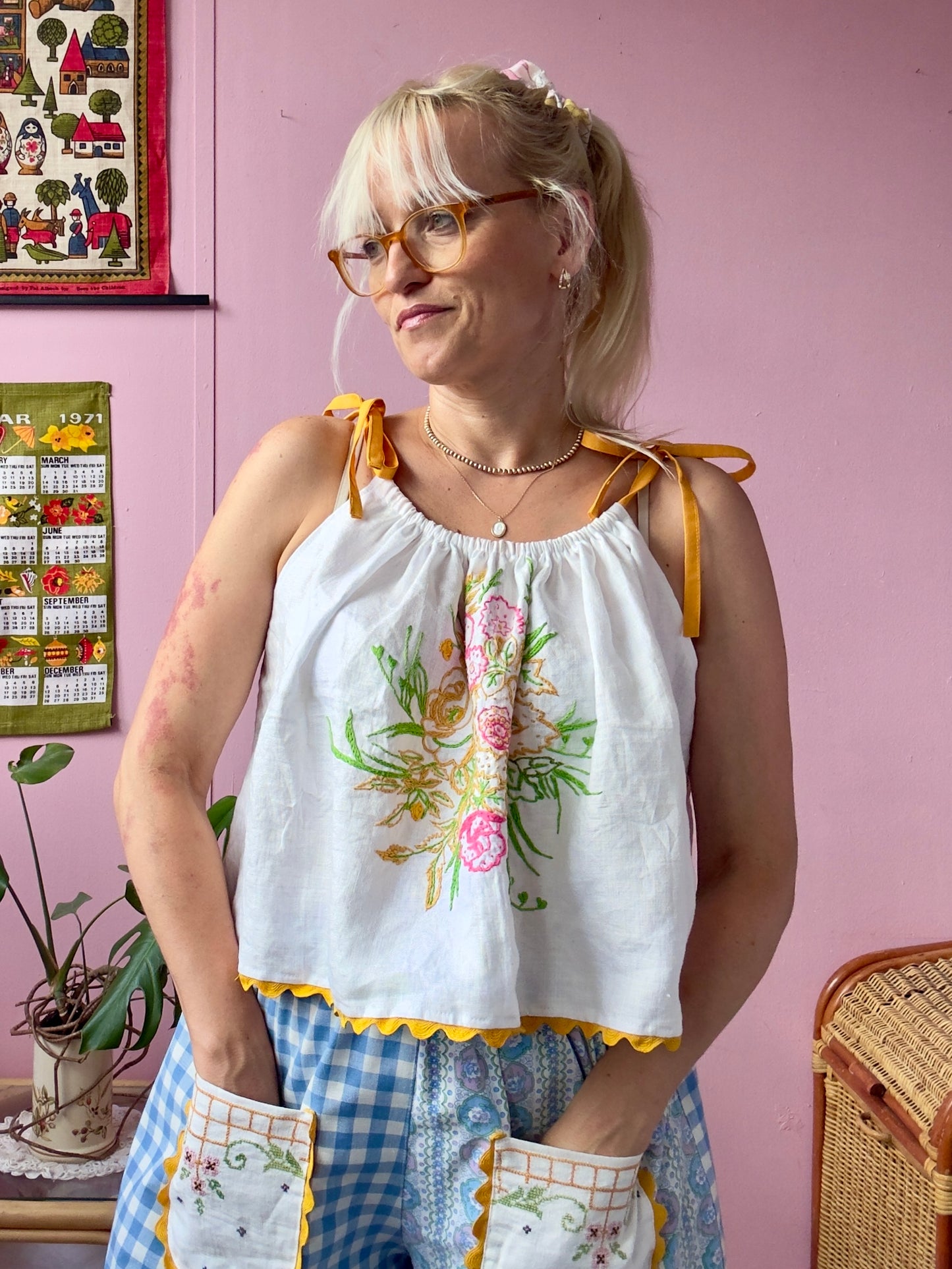 Linen strappy top with yellow straps