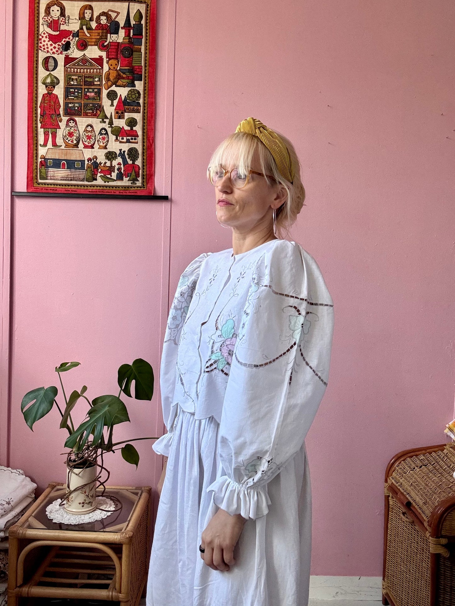Pastel Madeira blouse with long sleeves