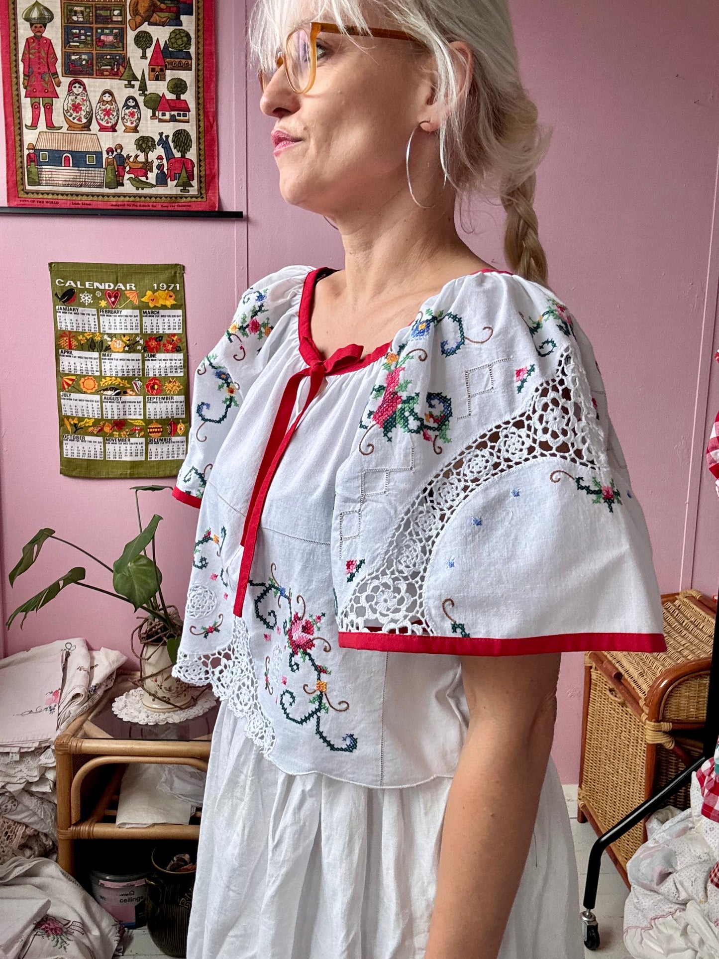 Embroidery blouse with red trim