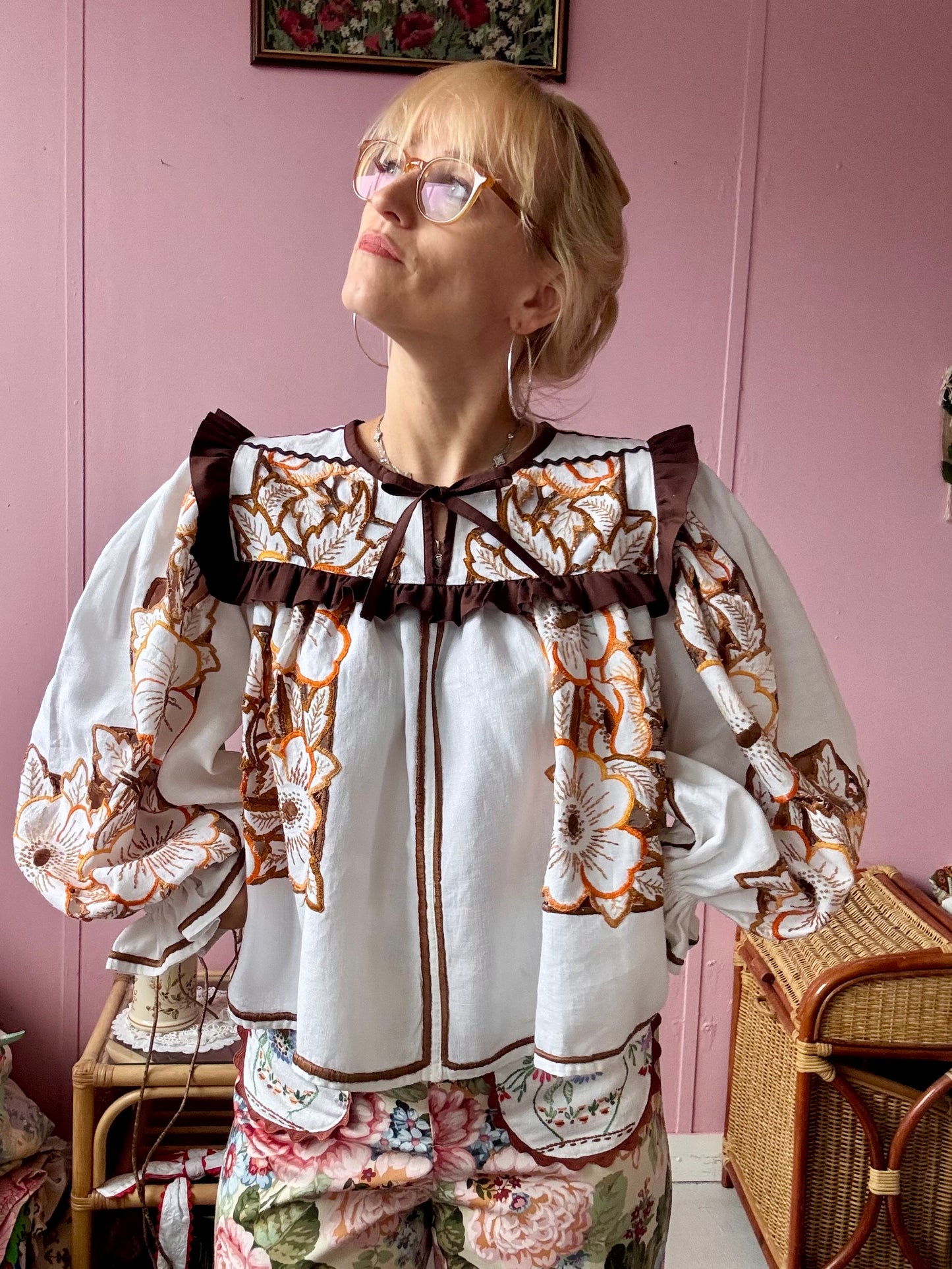 Floral blouse with brown frill
