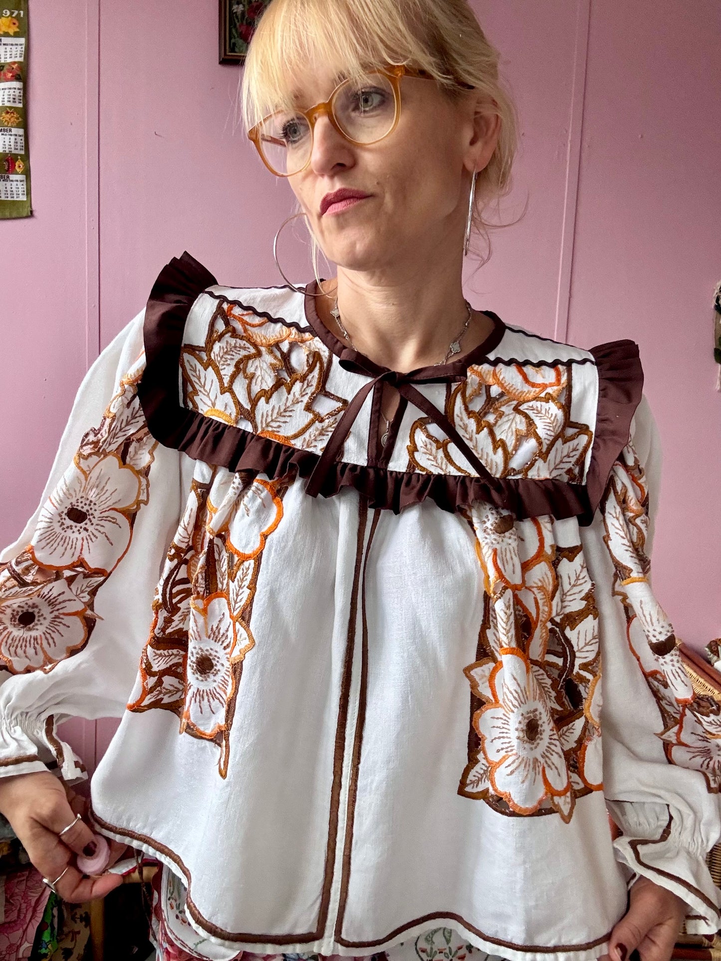 Floral blouse with brown frill