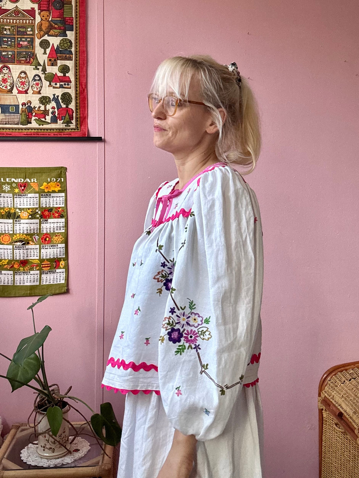 Linen floral blouse with pink ric rac