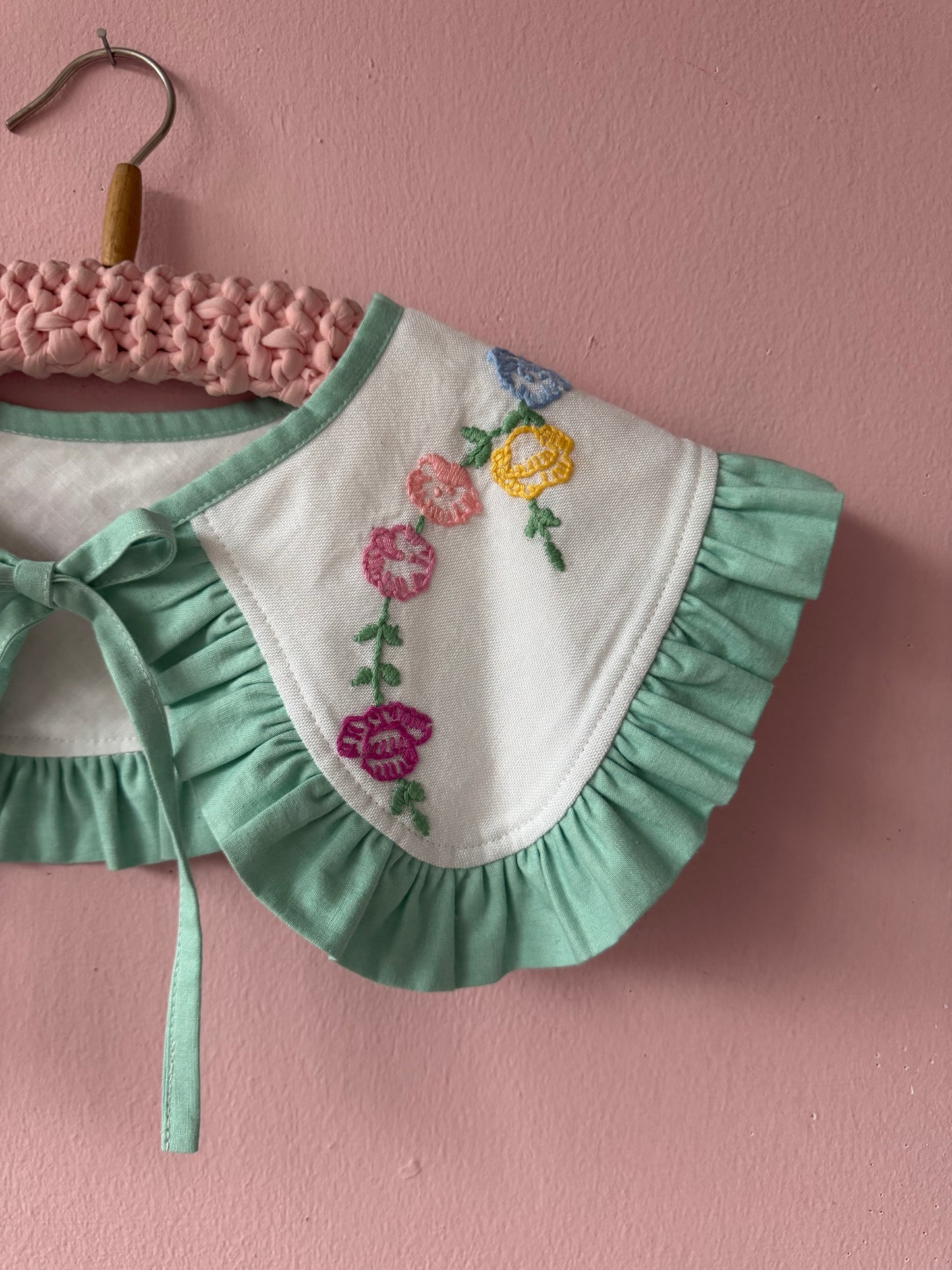Hand embroidery floral collar with frill