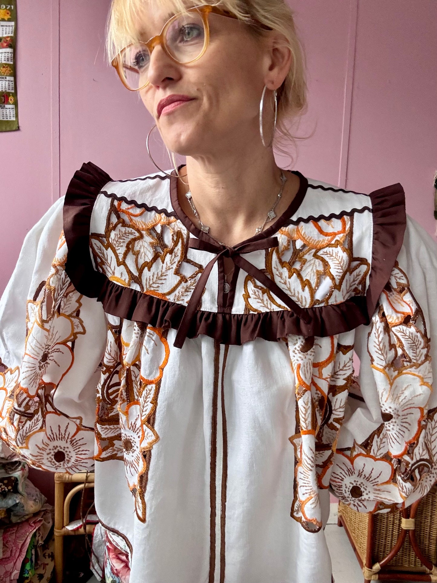 Floral blouse with brown frill