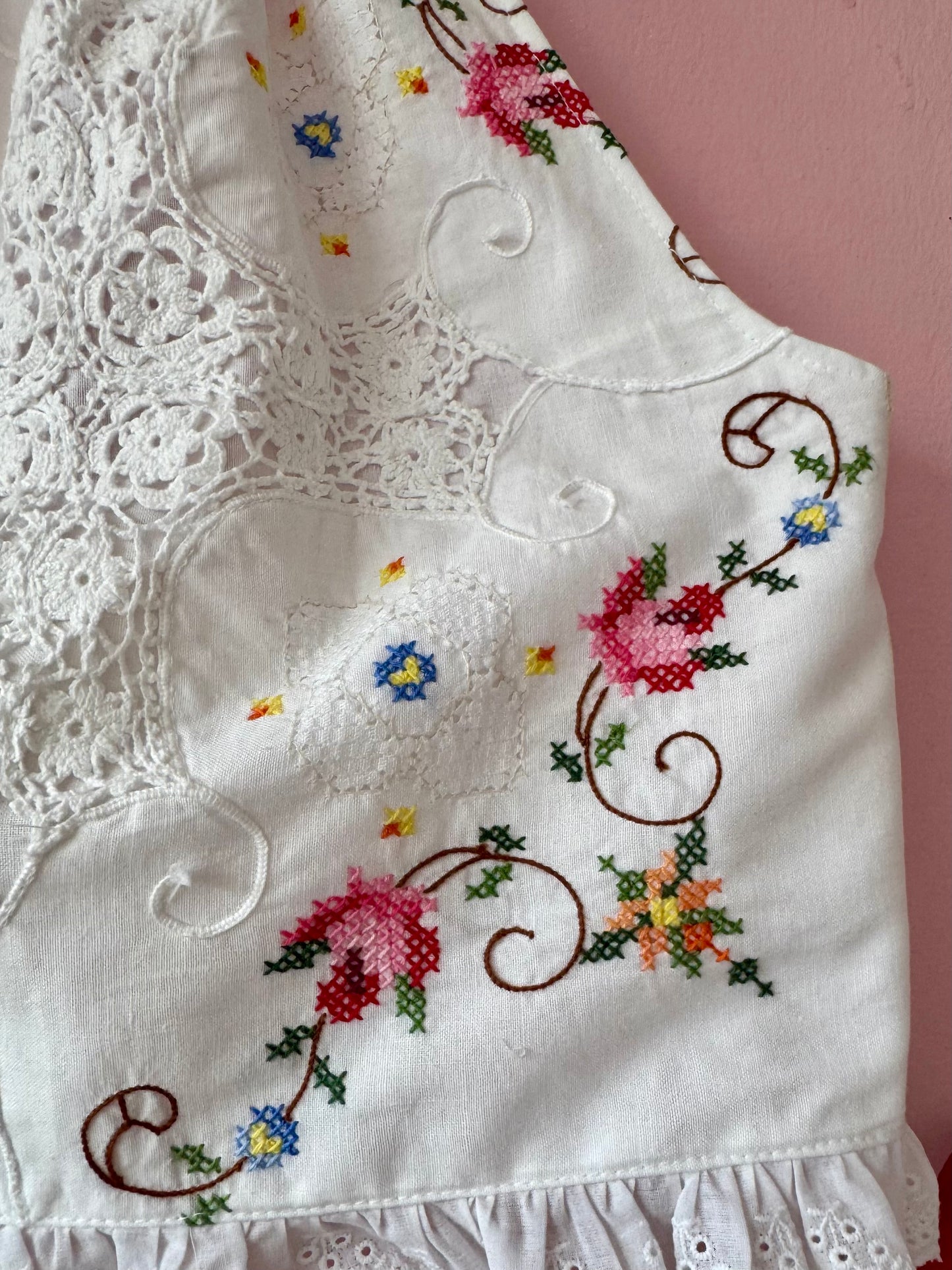 Embroidery skirt set with red bows
