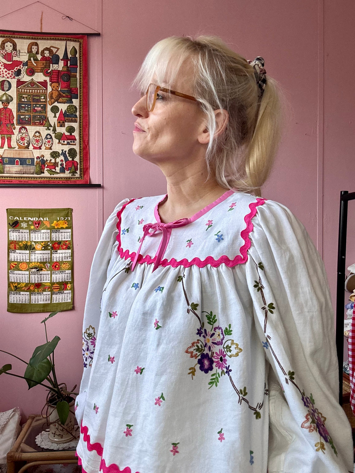 Linen floral blouse with pink ric rac