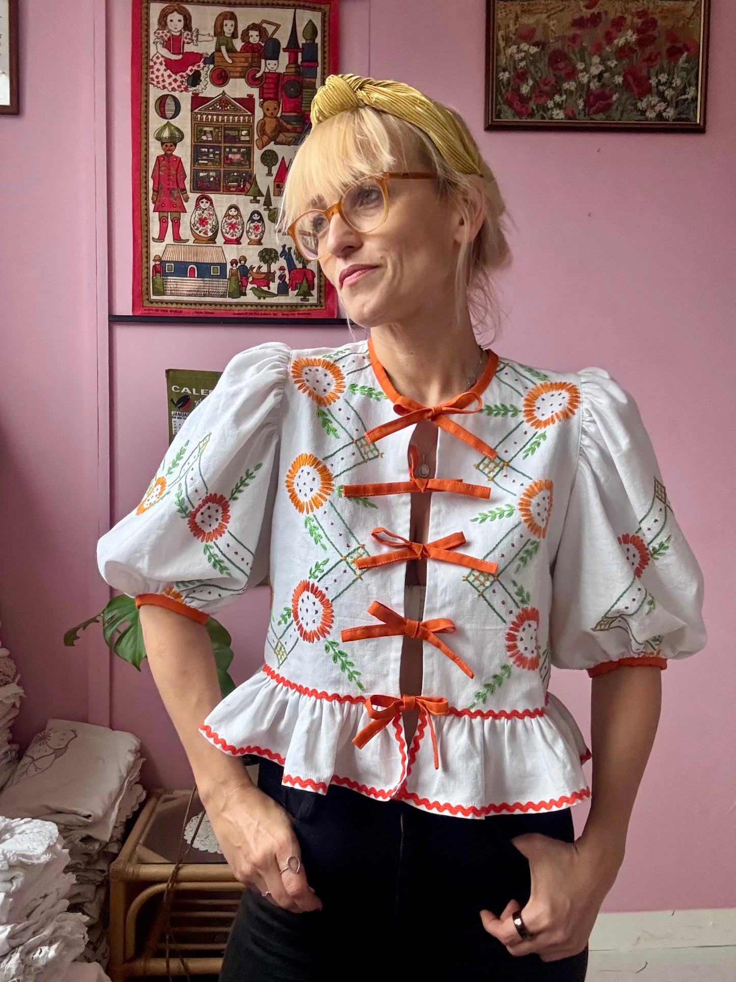 Floral blouse with hemline frill