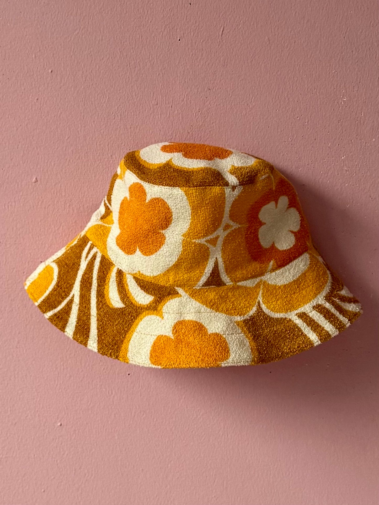 Yellow/brown/orange bucket hat