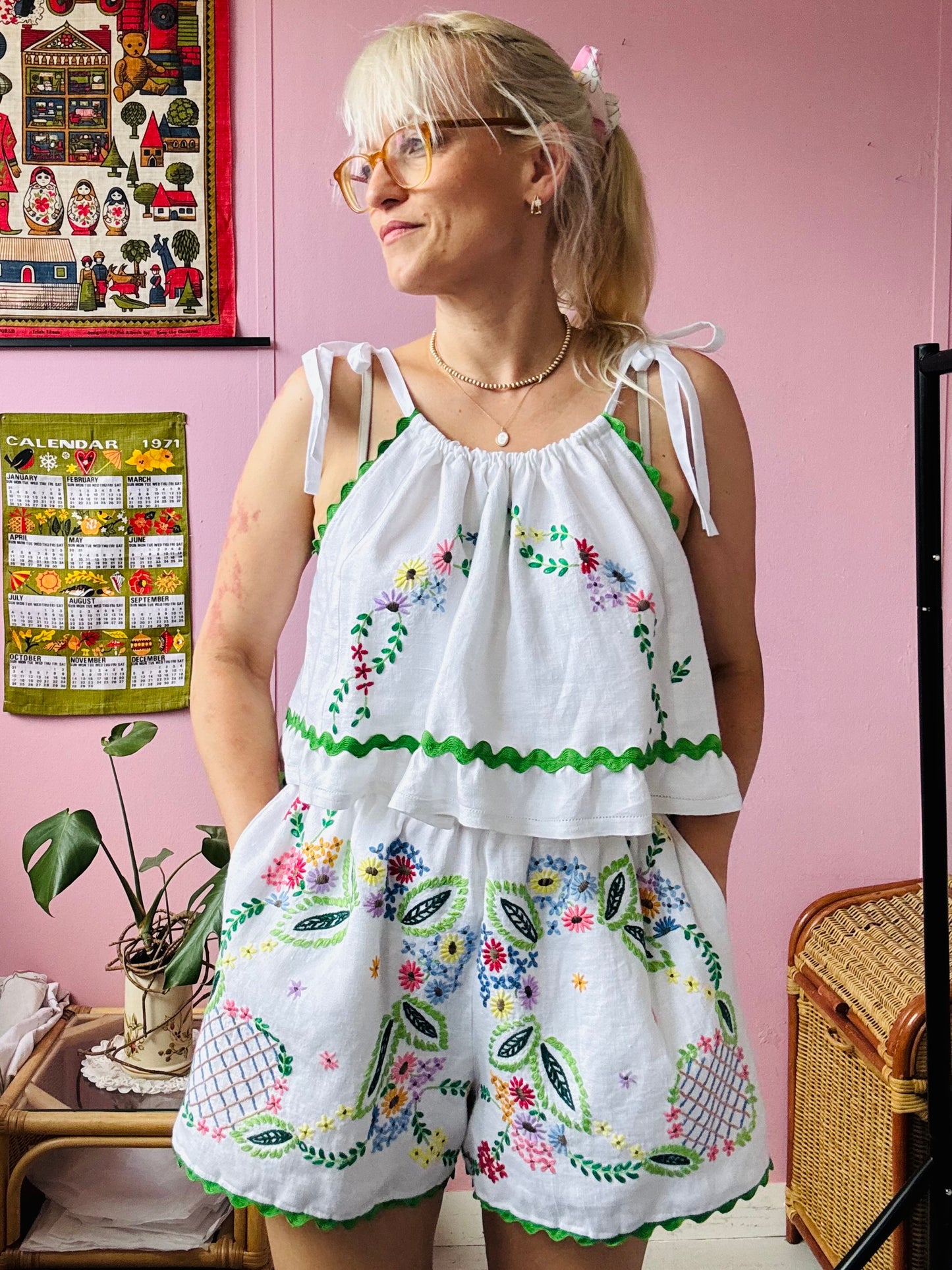 Embroidery shorts set