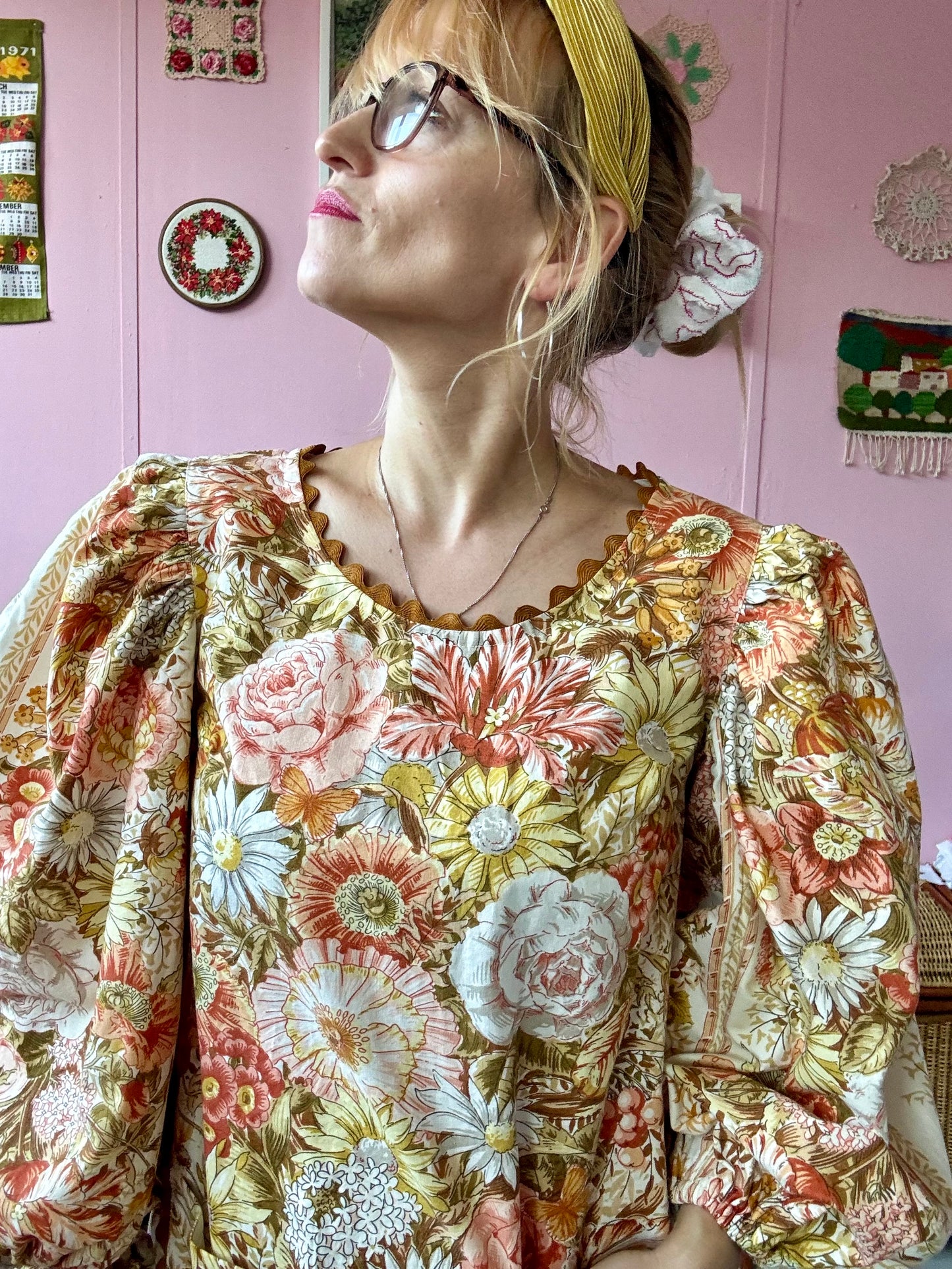 Floral mini dress with long sleeves and ric rac